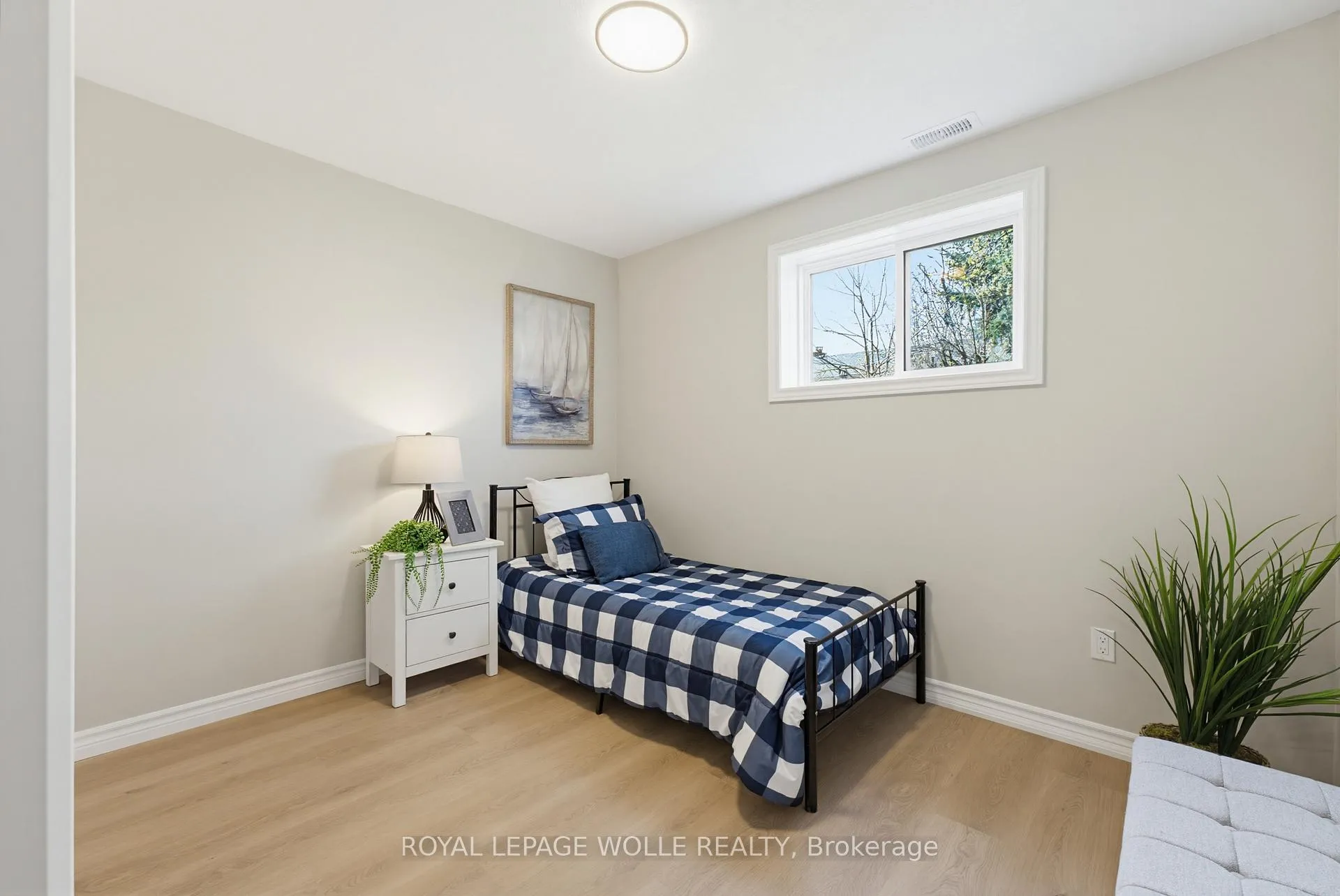 Photo 23 of 99 Oakhurst Crescent, Waterloo — HOMEH