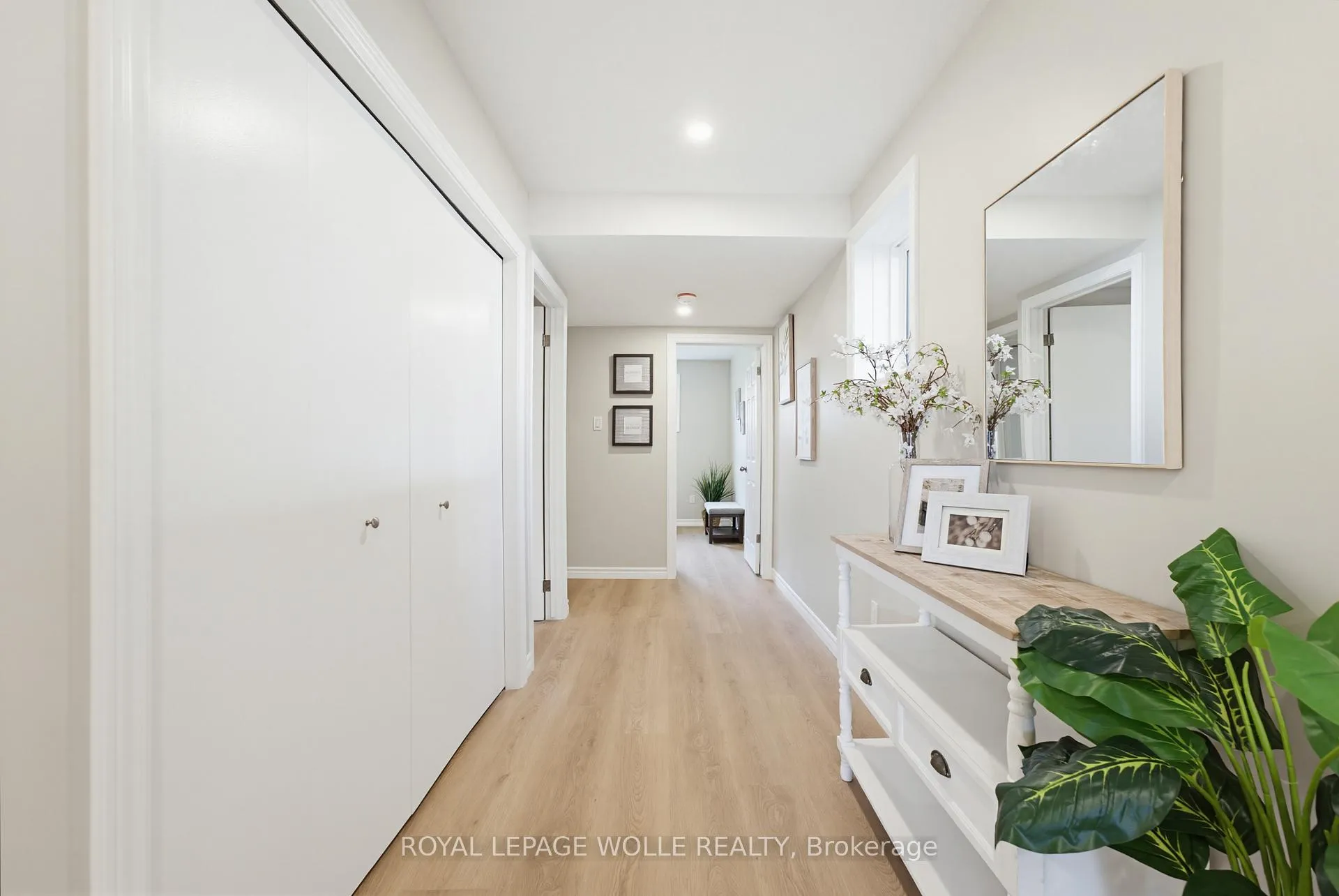 Photo 25 of 99 Oakhurst Crescent, Waterloo — HOMEH