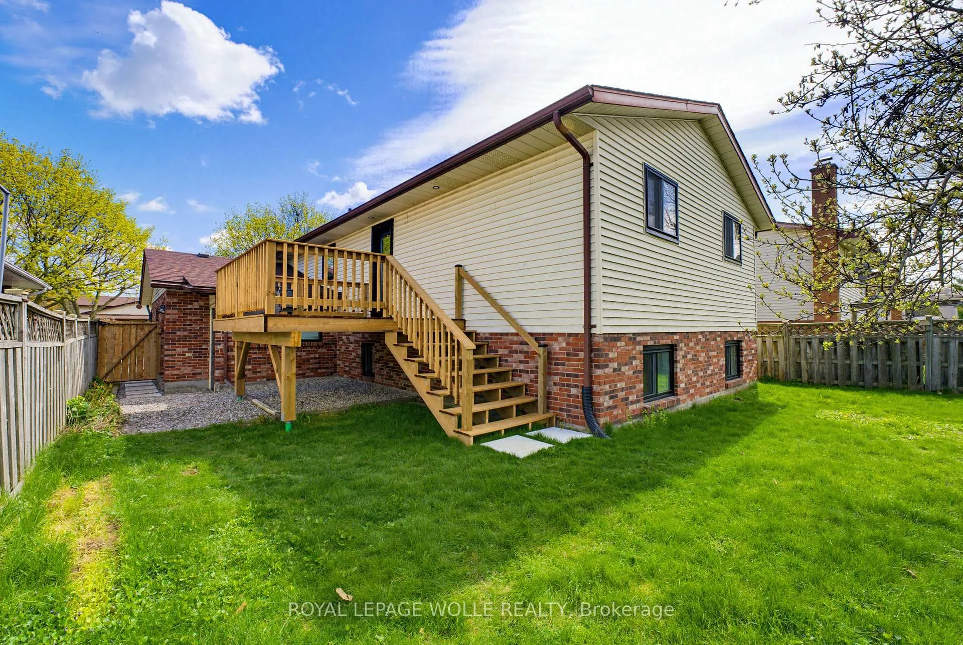 Photo 29 of 99 Oakhurst Crescent, Waterloo — HOMEH