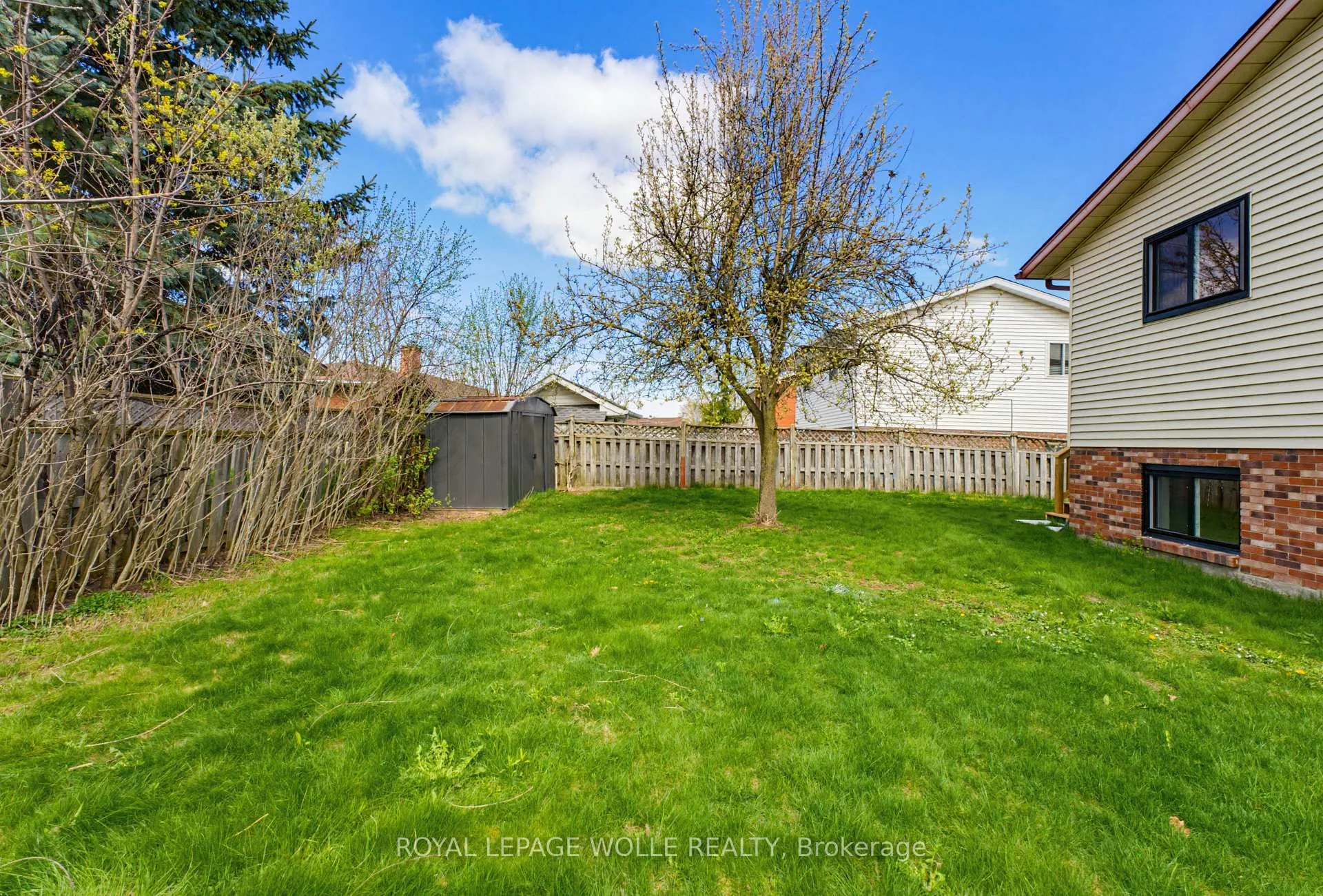 Photo 30 of 99 Oakhurst Crescent, Waterloo — HOMEH