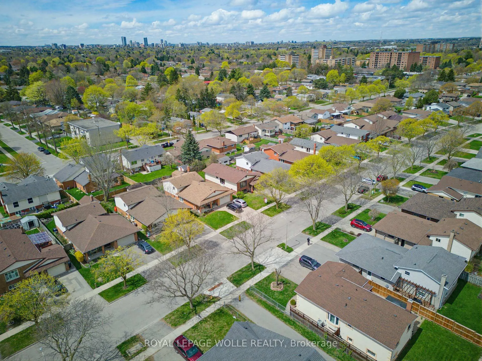 Photo 39 of 99 Oakhurst Crescent, Waterloo — HOMEH