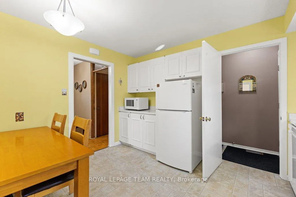 Photo 9 of 2368 Ogilvie Road, Ottawa, Beacon Hill North — HOMEH