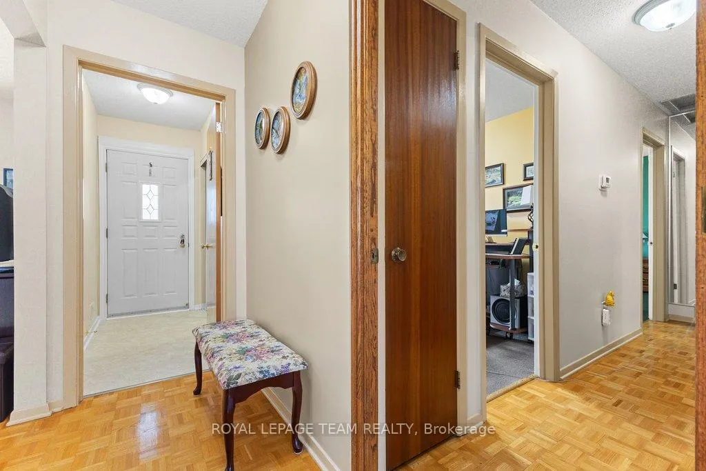 Photo 10 of 2368 Ogilvie Road, Ottawa, Beacon Hill North — HOMEH