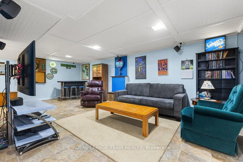 Photo 16 of 2368 Ogilvie Road, Ottawa, Beacon Hill North — HOMEH