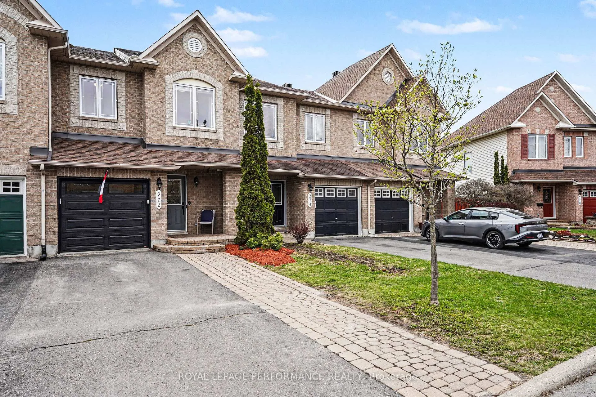 Photo 2 of 272 Branthaven Street, Ottawa, Avalon East — HOMEH