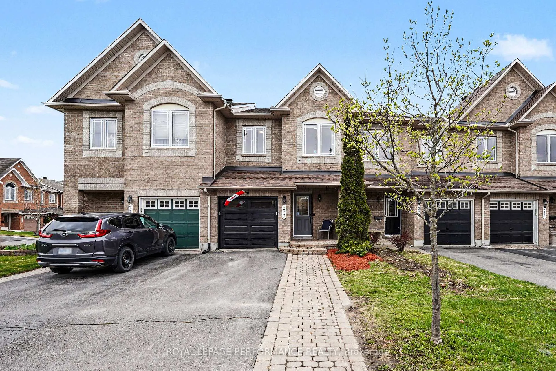 Photo 3 of 272 Branthaven Street, Ottawa, Avalon East — HOMEH