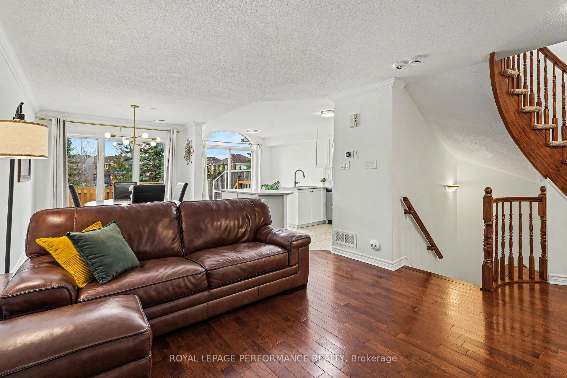 Photo 8 of 272 Branthaven Street, Ottawa, Avalon East — HOMEH