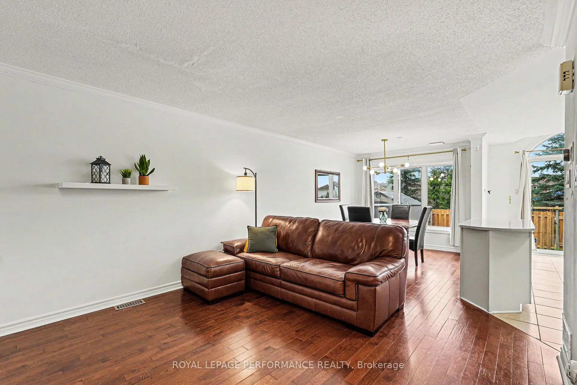 Photo 9 of 272 Branthaven Street, Ottawa, Avalon East — HOMEH
