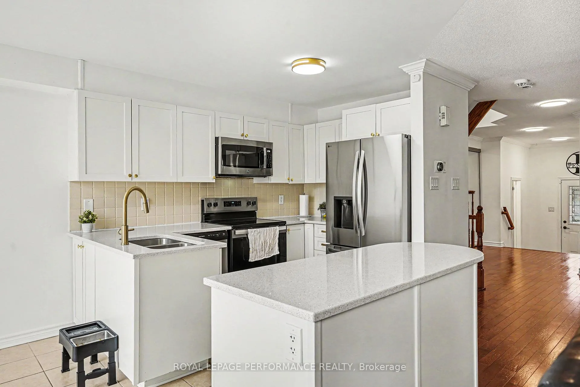 Photo 13 of 272 Branthaven Street, Ottawa, Avalon East — HOMEH