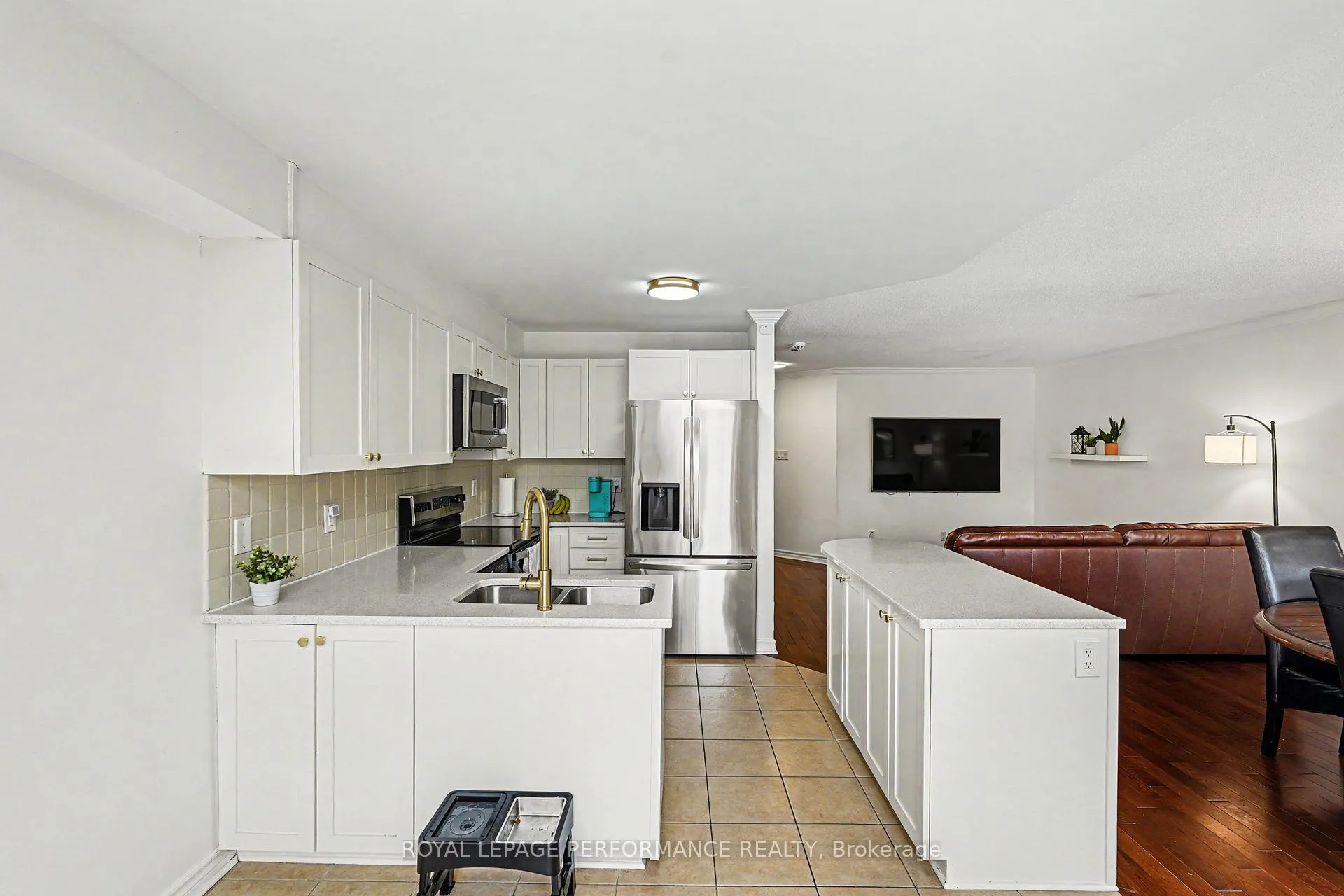 Photo 14 of 272 Branthaven Street, Ottawa, Avalon East — HOMEH