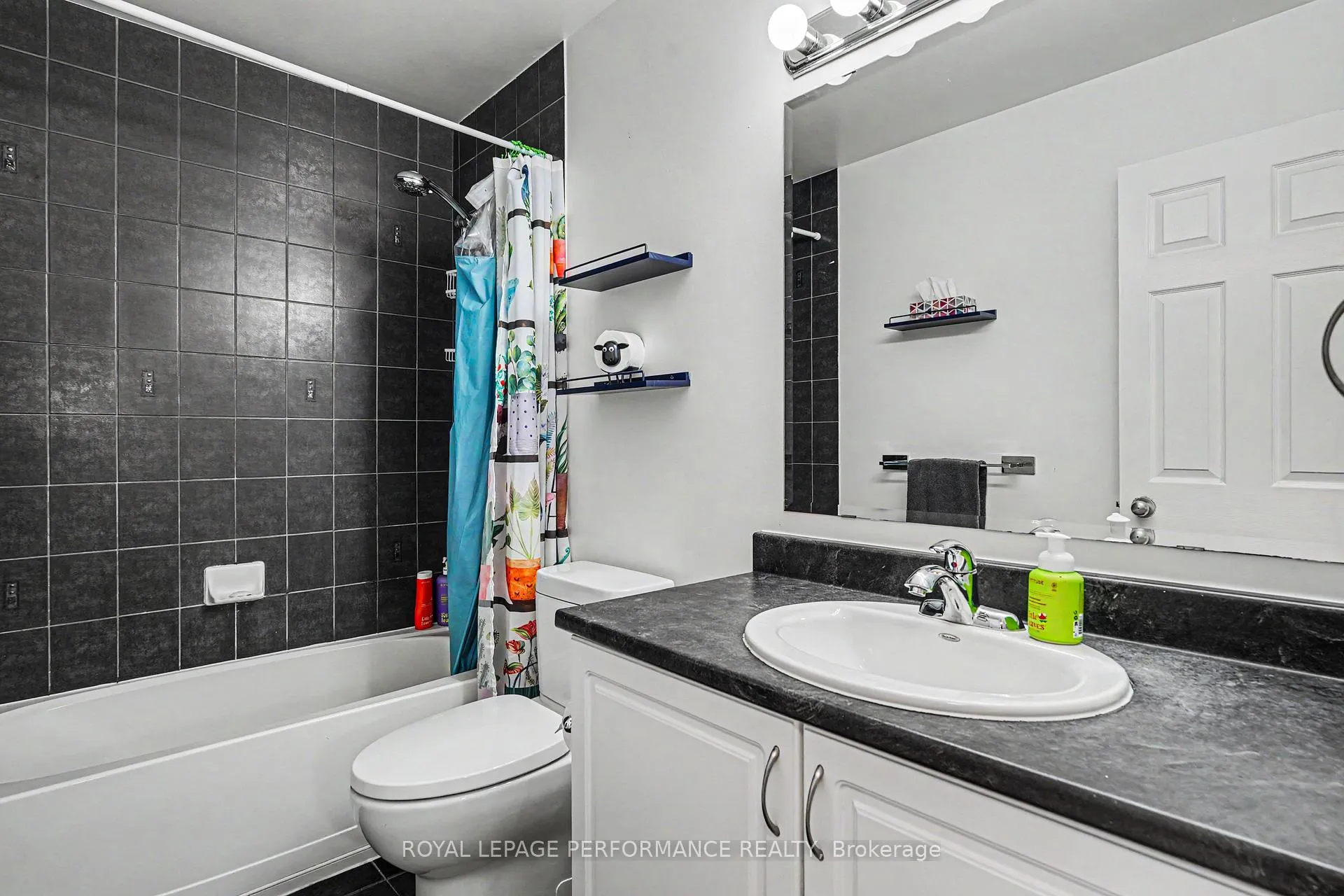 Photo 24 of 272 Branthaven Street, Ottawa, Avalon East — HOMEH