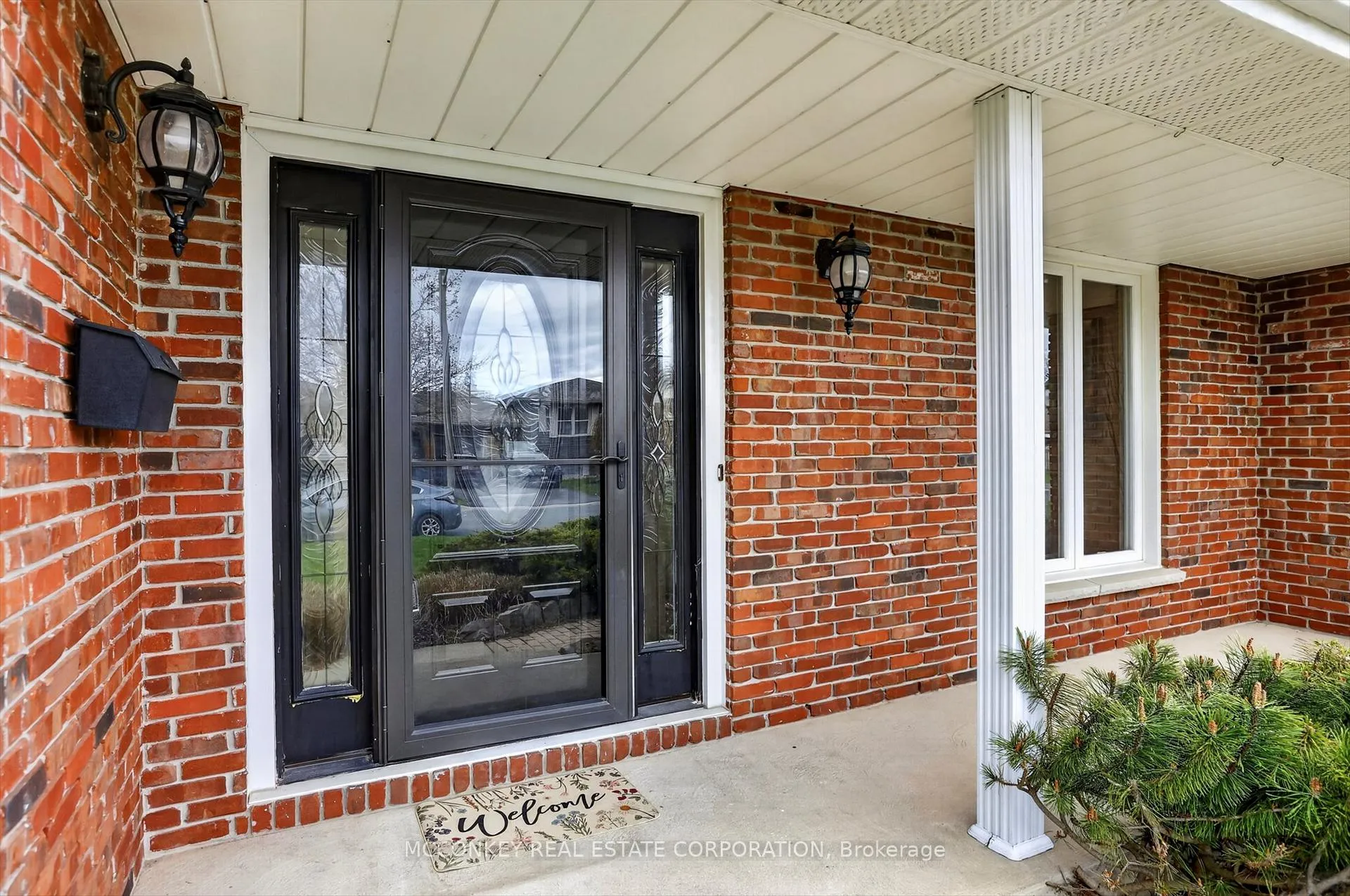 Photo 3 of 1814 Stratton Avenue, Peterborough, Otonabee Ward 1 — HOMEH
