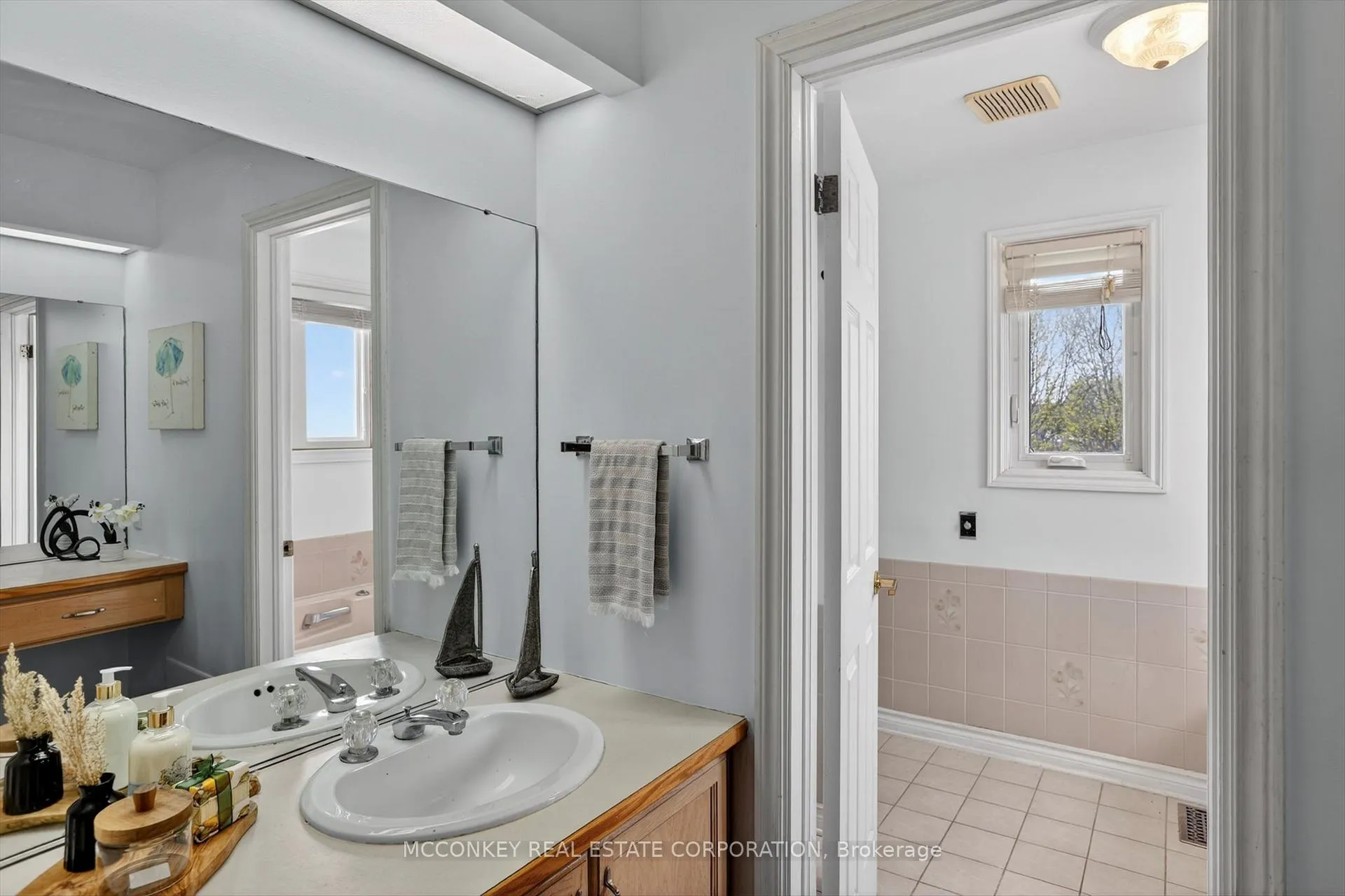 Photo 21 of 1814 Stratton Avenue, Peterborough, Otonabee Ward 1 — HOMEH