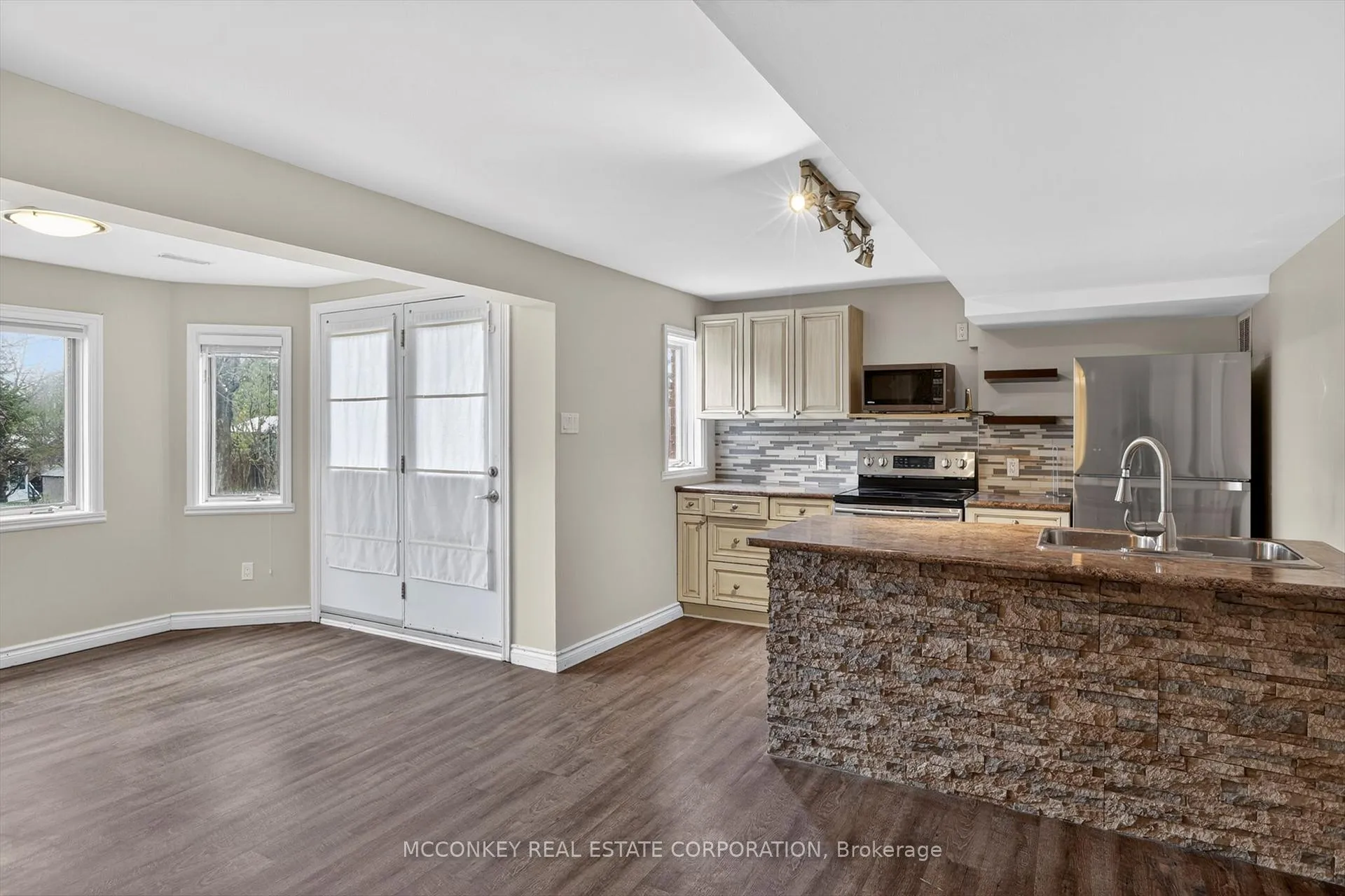 Photo 31 of 1814 Stratton Avenue, Peterborough, Otonabee Ward 1 — HOMEH