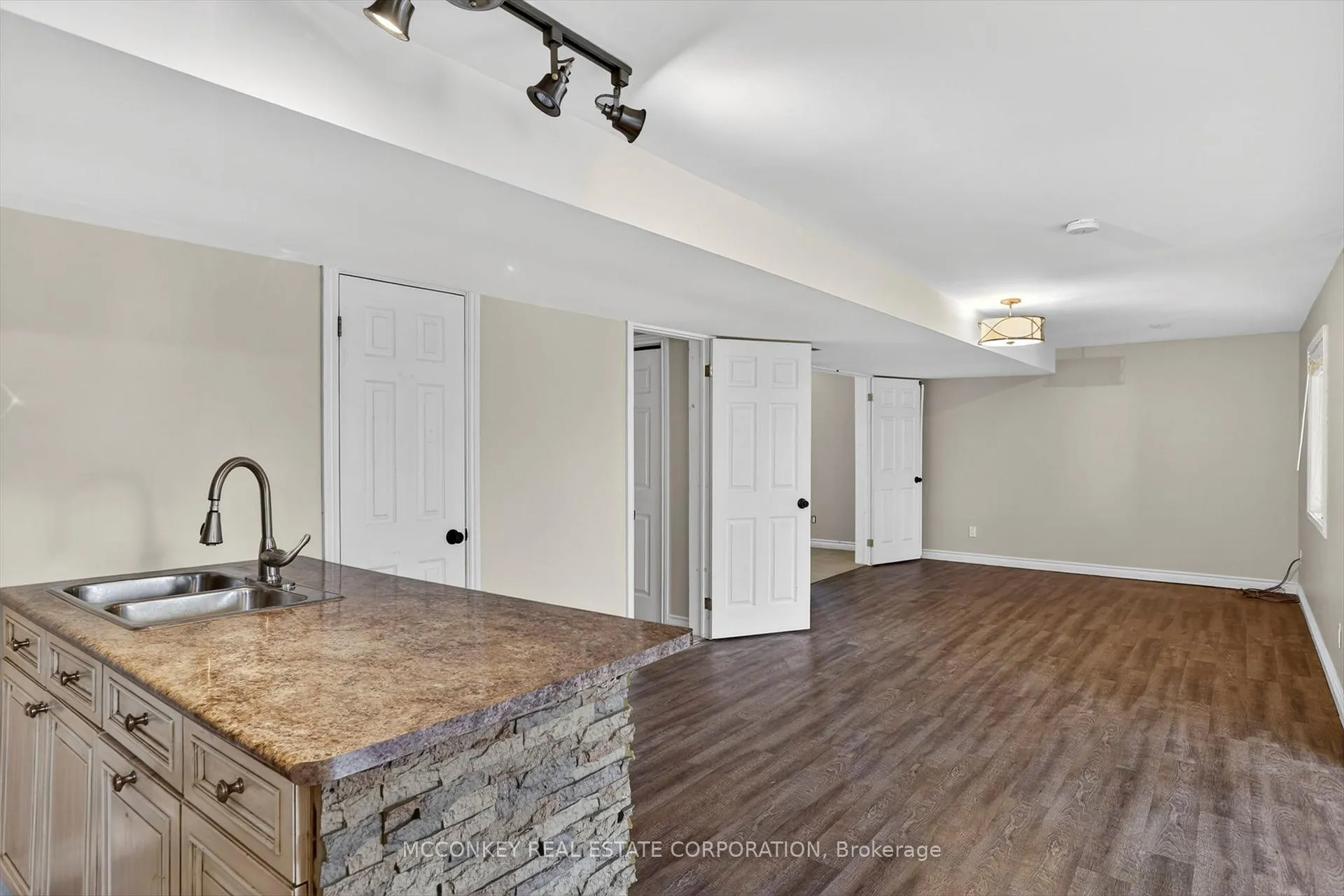 Photo 33 of 1814 Stratton Avenue, Peterborough, Otonabee Ward 1 — HOMEH