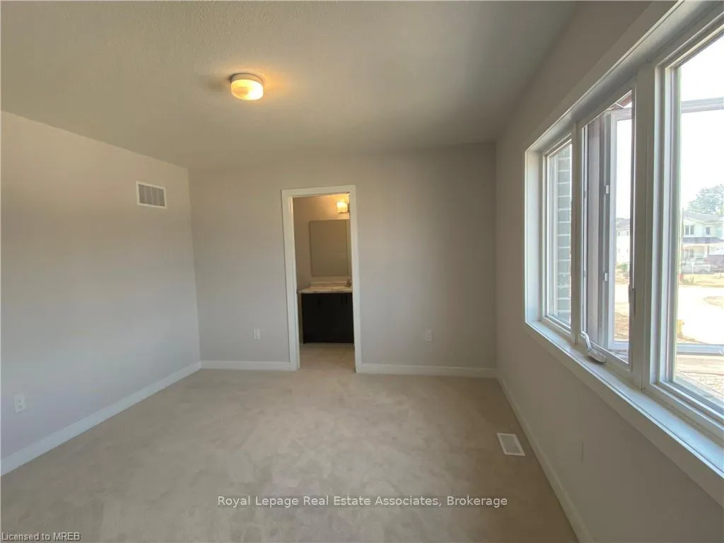 Photo 14 of 31 Butternut Drive, Norfolk, Simcoe — HOMEH