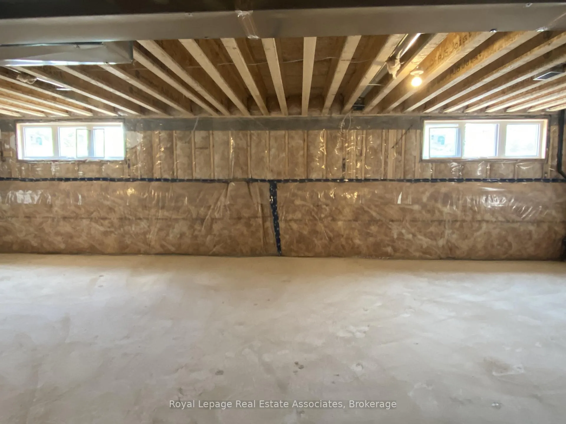 Photo 18 of 31 Butternut Drive, Norfolk, Simcoe — HOMEH