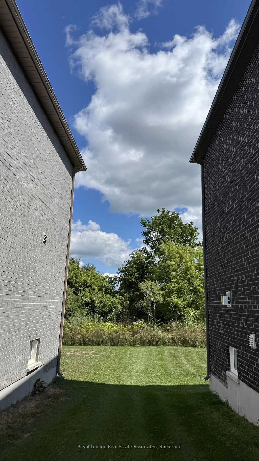 Photo 19 of 31 Butternut Drive, Norfolk, Simcoe — HOMEH