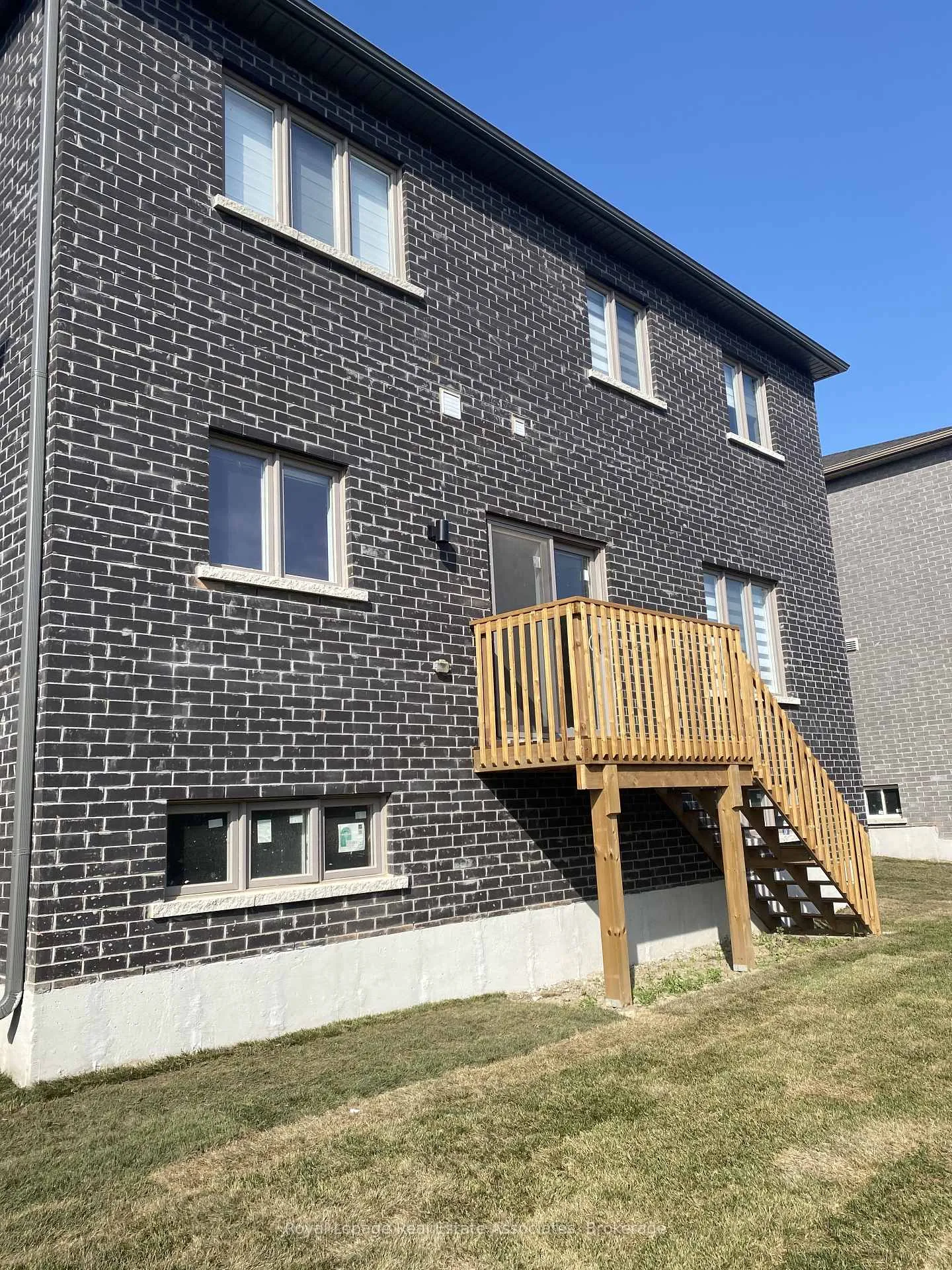 Photo 20 of 31 Butternut Drive, Norfolk, Simcoe — HOMEH