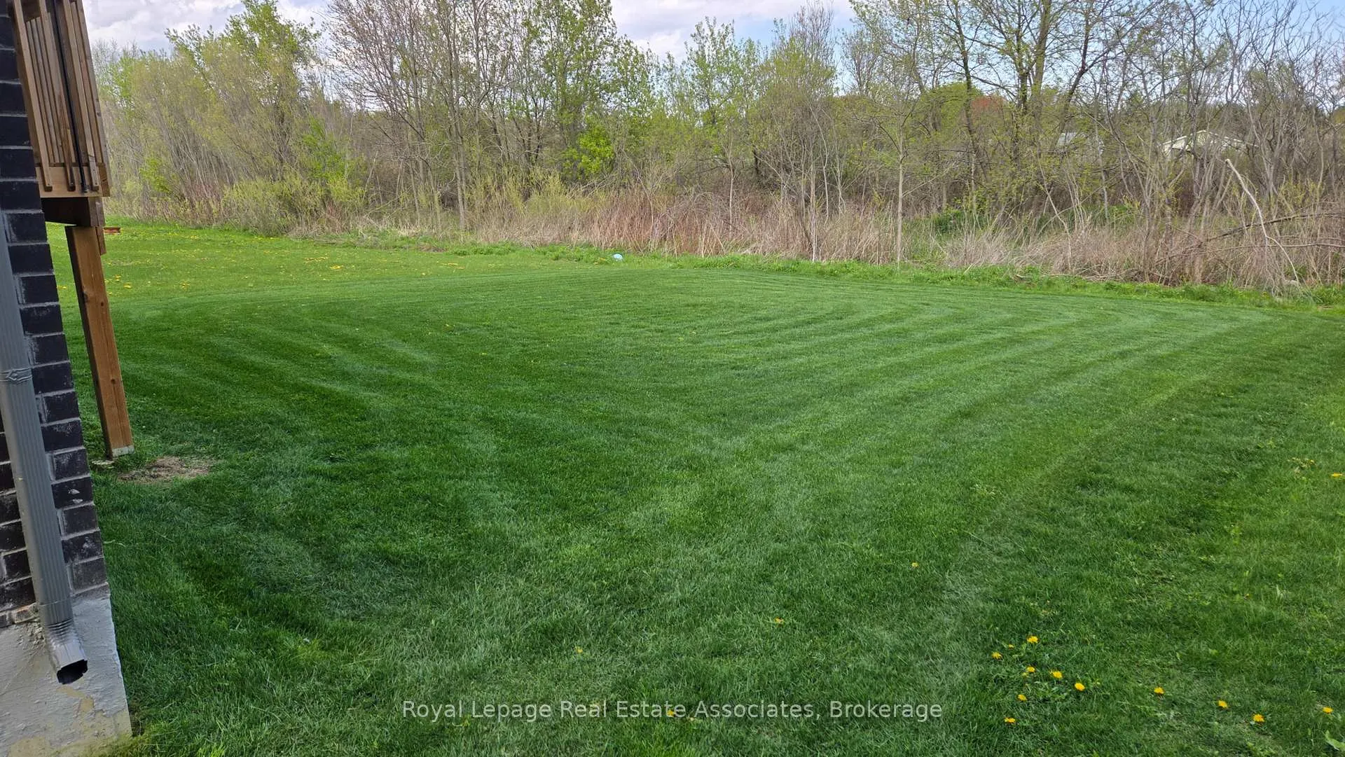 Photo 22 of 31 Butternut Drive, Norfolk, Simcoe — HOMEH