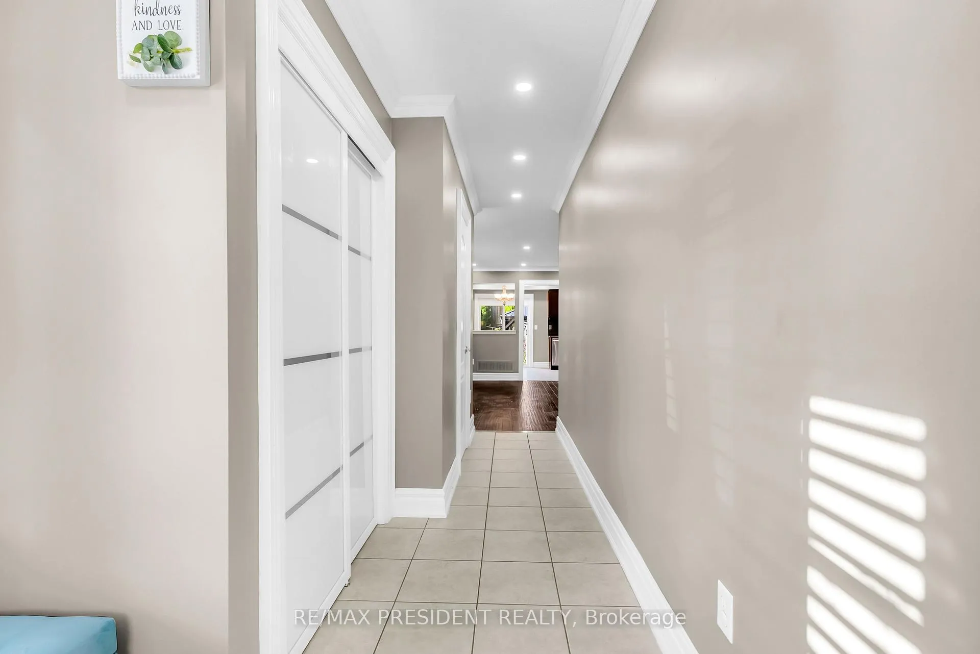 Photo 10 of 82 Tarquini Crescent, Caledon, Bolton West — HOMEH