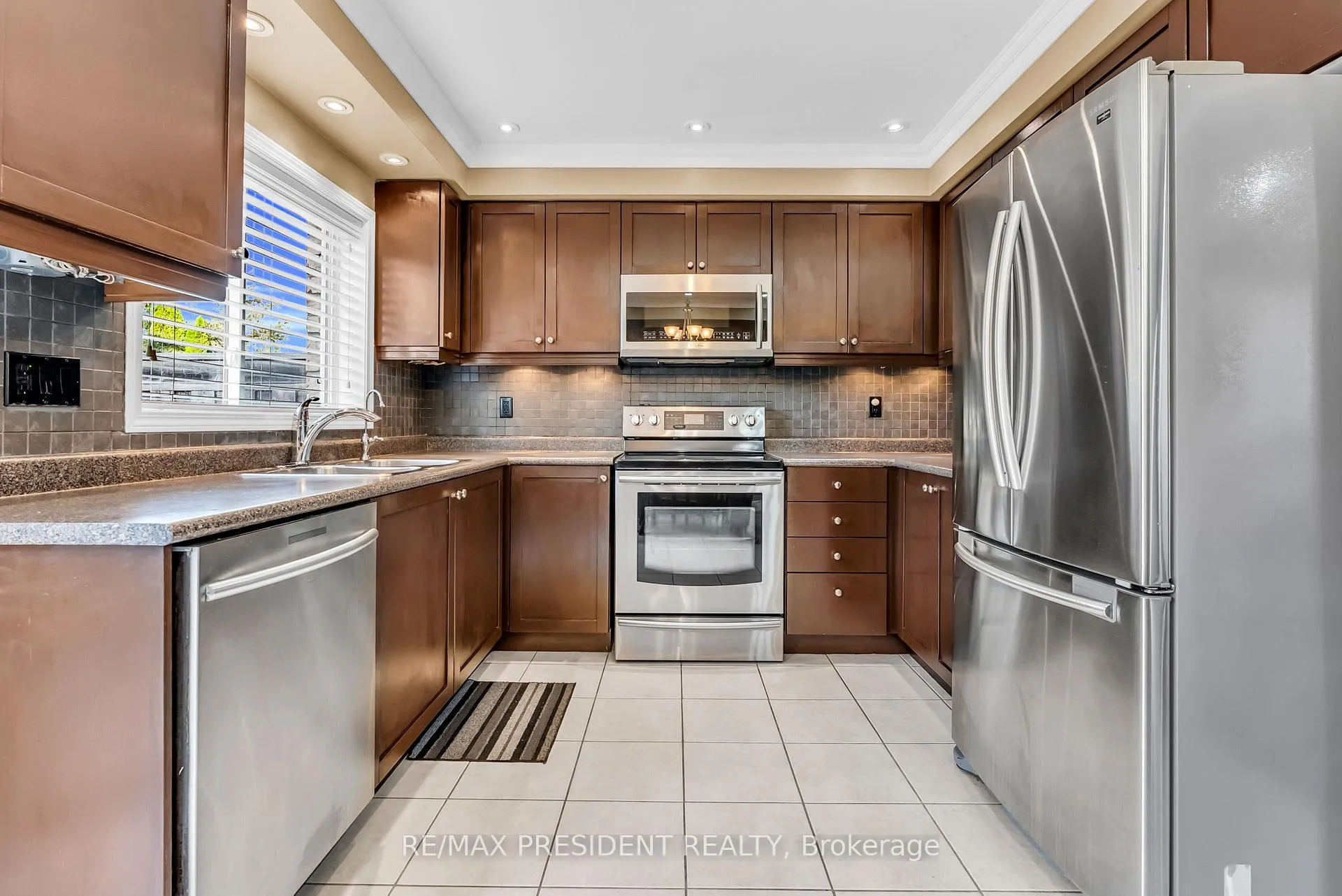 Photo 19 of 82 Tarquini Crescent, Caledon, Bolton West — HOMEH