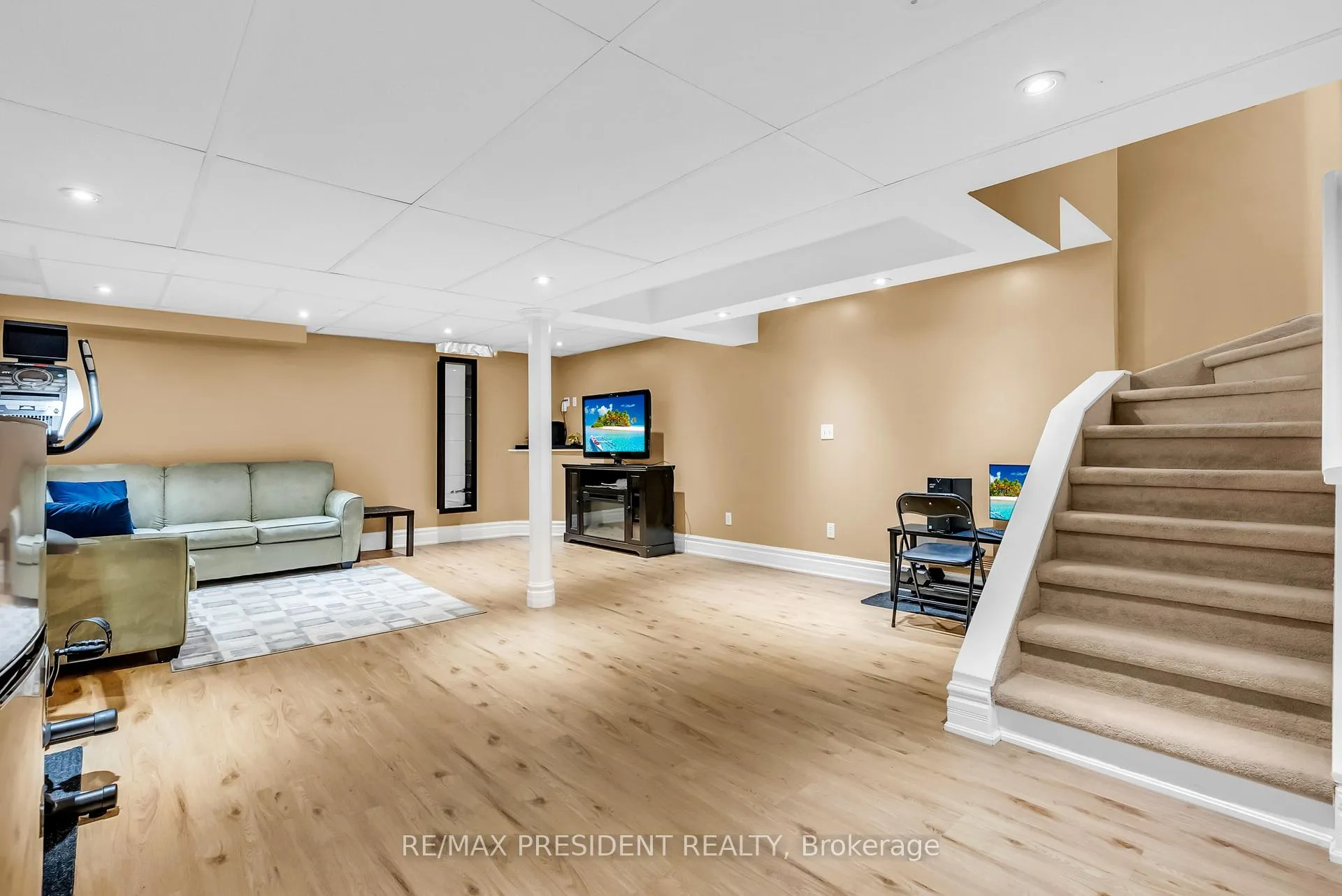 Photo 35 of 82 Tarquini Crescent, Caledon, Bolton West — HOMEH