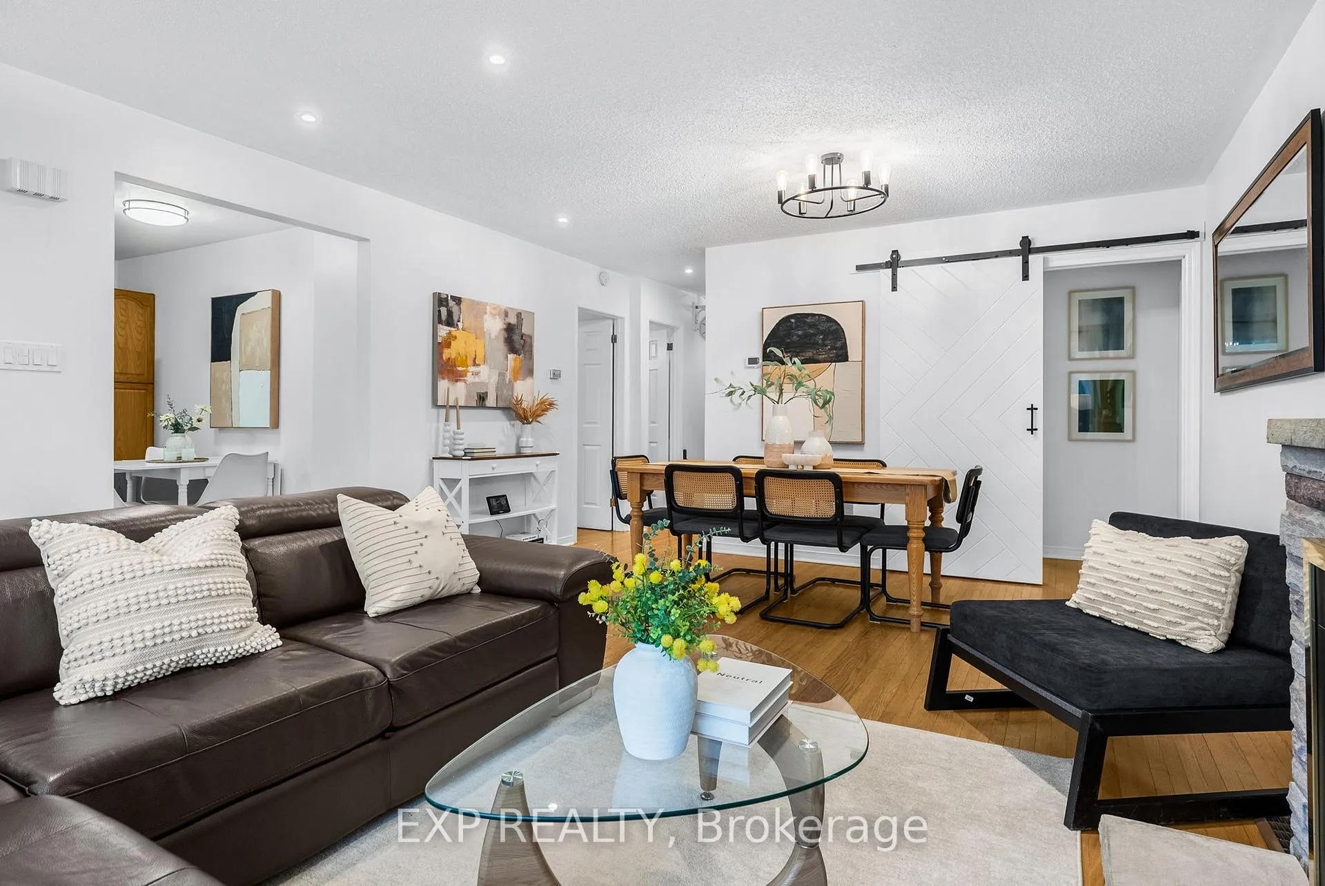 Photo 5 of 16 Lorne Street, Georgina, Sutton & Jackson's Point — HOMEH