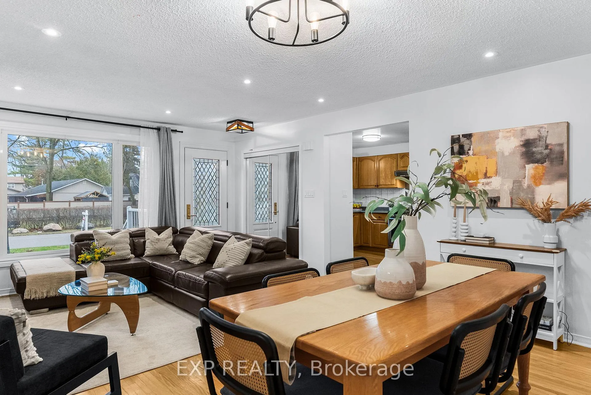 Photo 6 of 16 Lorne Street, Georgina, Sutton & Jackson's Point — HOMEH