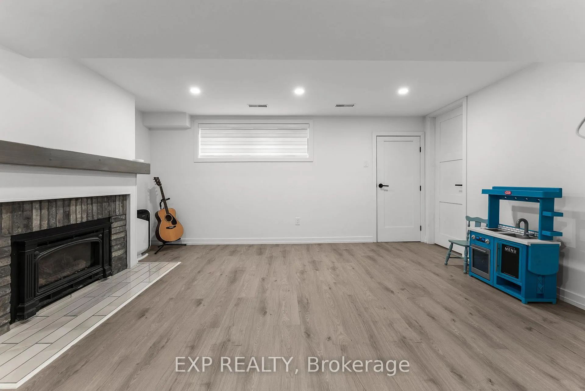 Photo 25 of 16 Lorne Street, Georgina, Sutton & Jackson's Point — HOMEH