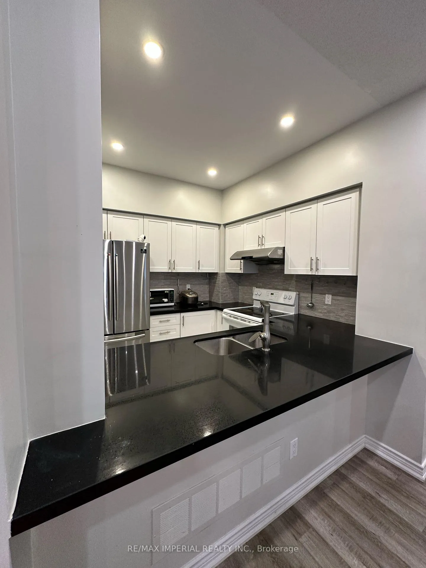 Photo 5 of Unit #3, 16 Cox Boulevard, Markham, Unionville — HOMEH
