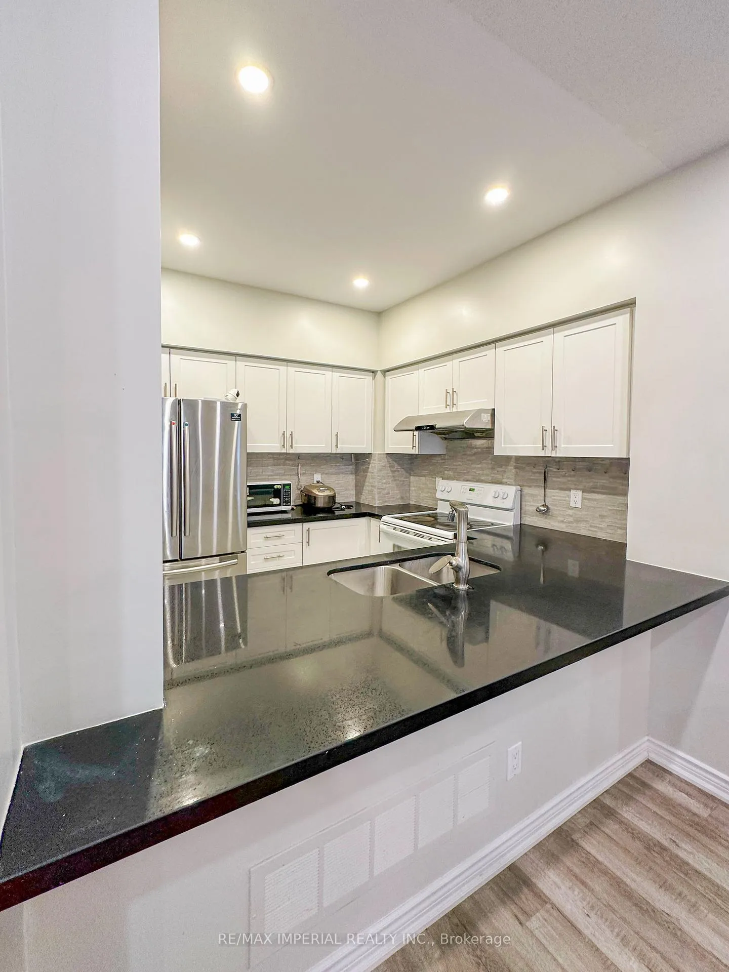 Photo 6 of Unit #3, 16 Cox Boulevard, Markham, Unionville — HOMEH
