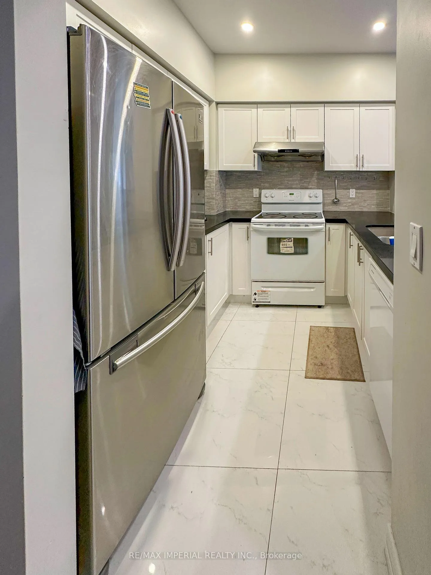 Photo 8 of Unit #3, 16 Cox Boulevard, Markham, Unionville — HOMEH