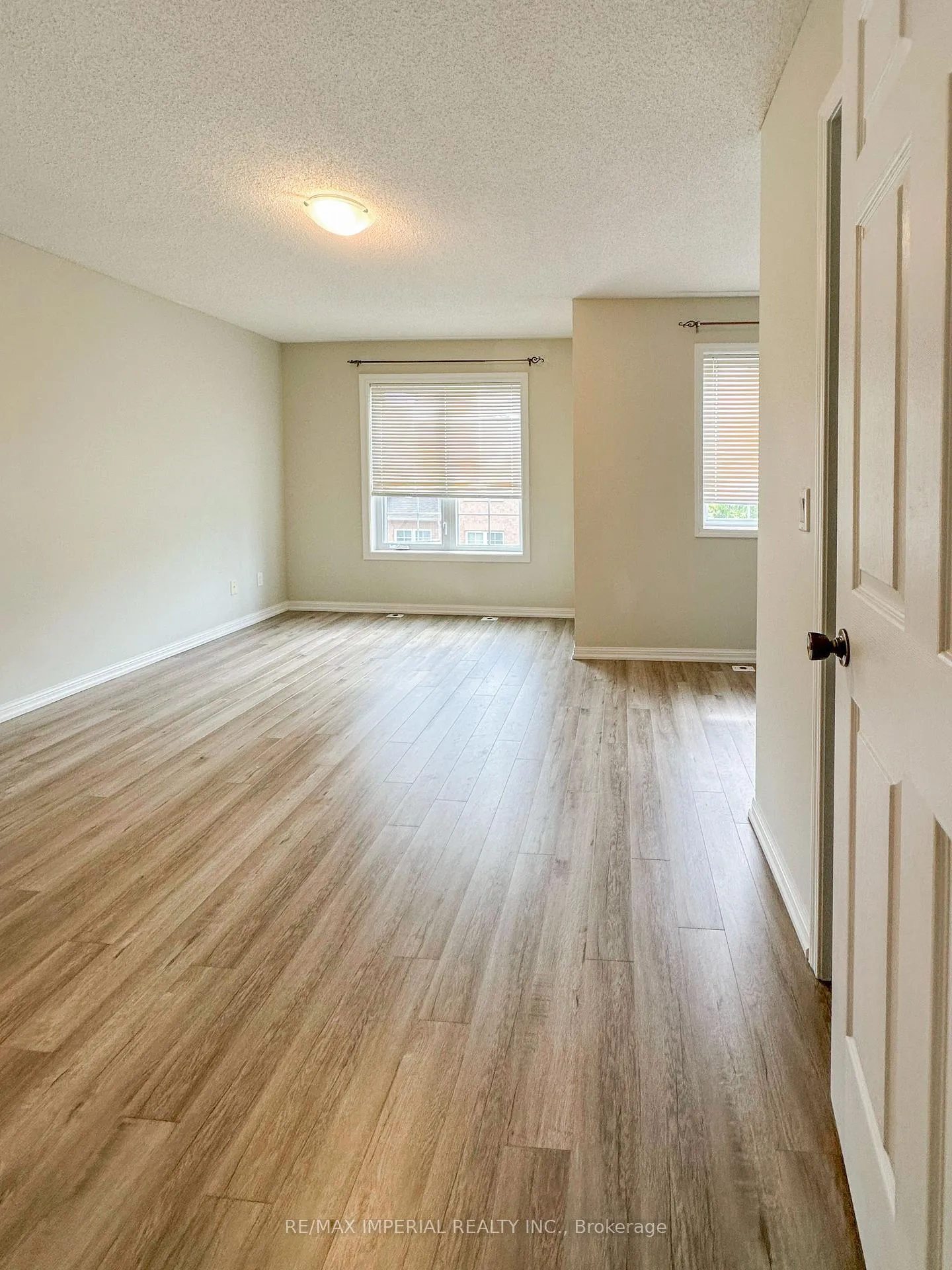 Photo 9 of Unit #3, 16 Cox Boulevard, Markham, Unionville — HOMEH