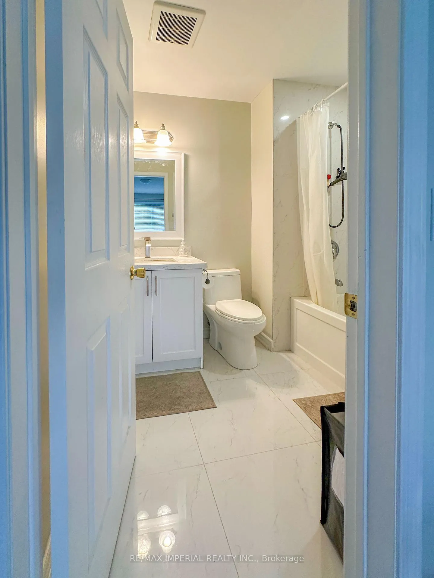 Photo 10 of Unit #3, 16 Cox Boulevard, Markham, Unionville — HOMEH