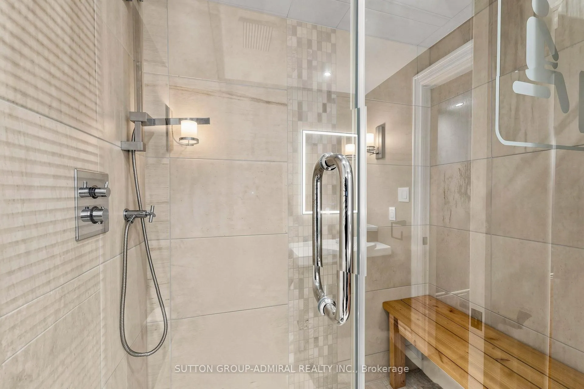 Photo 39 of 2 Gilbert Drive, Aurora, Aurora Estates — HOMEH