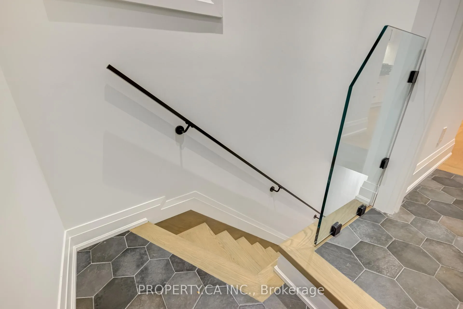 Photo 2 of Unit Lower, 8 First Avenue, Toronto, South Riverdale — HOMEH