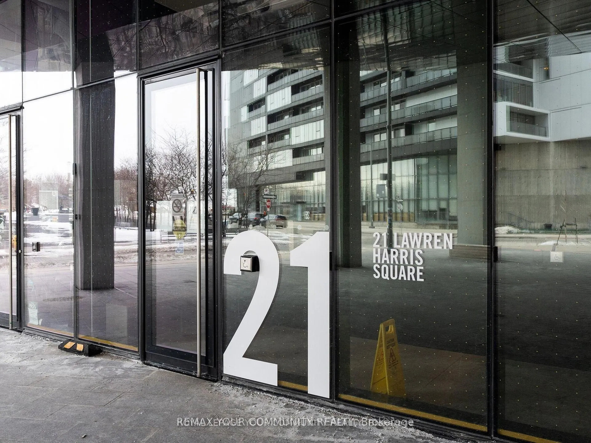 Photo 2 of Unit 1108, 21 Lawren Harris Square, Toronto, Waterfront Communities — HOMEH