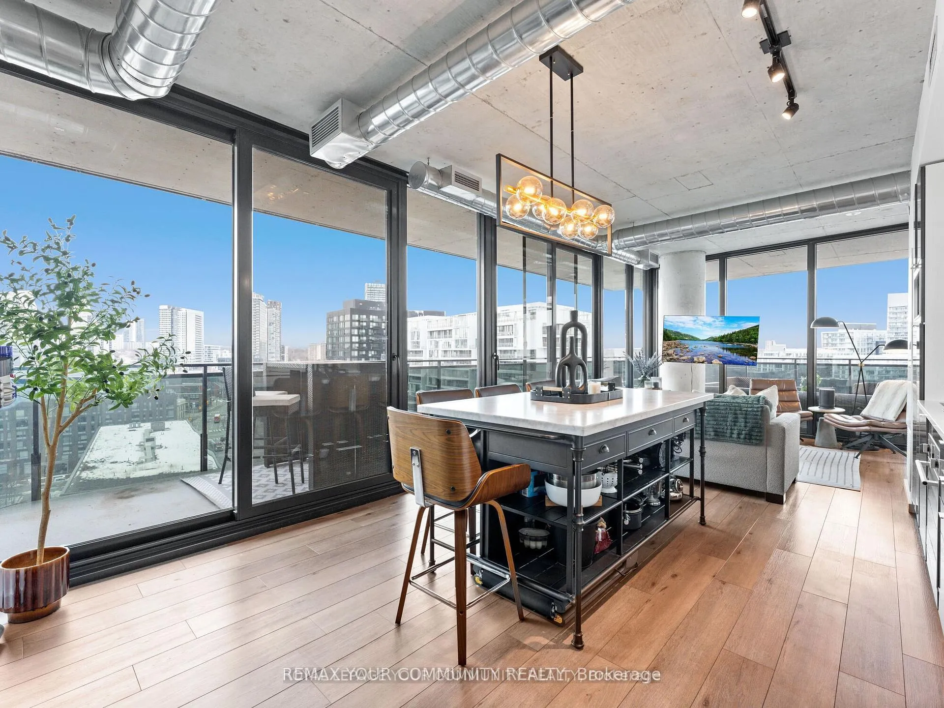 Photo 4 of Unit 1108, 21 Lawren Harris Square, Toronto, Waterfront Communities — HOMEH