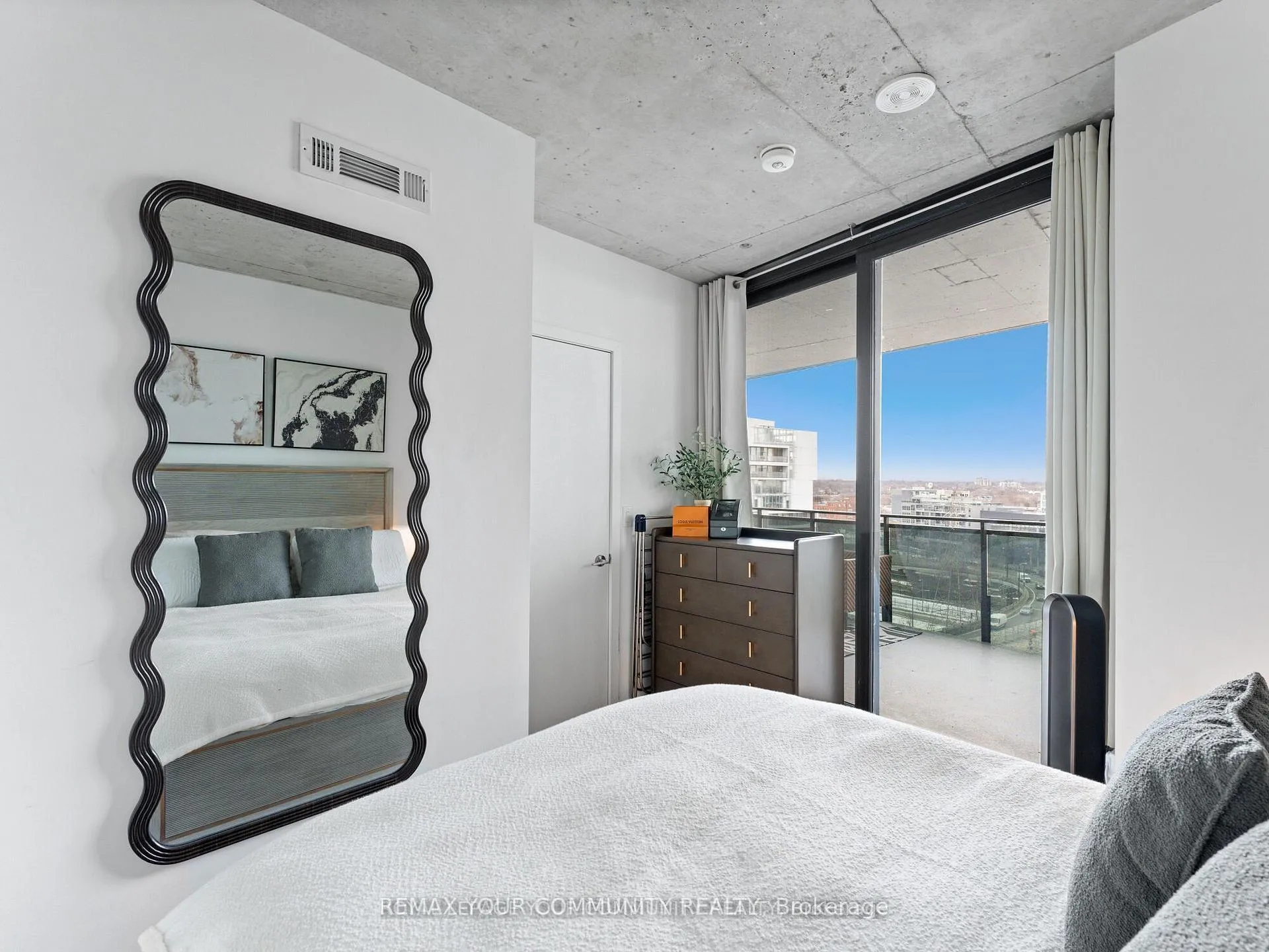 Photo 11 of Unit 1108, 21 Lawren Harris Square, Toronto, Waterfront Communities — HOMEH