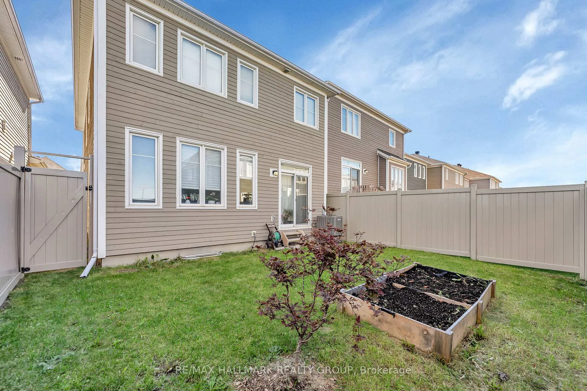 Photo 18 of 96 Cantle Crescent, Ottawa, Goulbourn Twp From Franktown Rd/South To Rideau — HOMEH