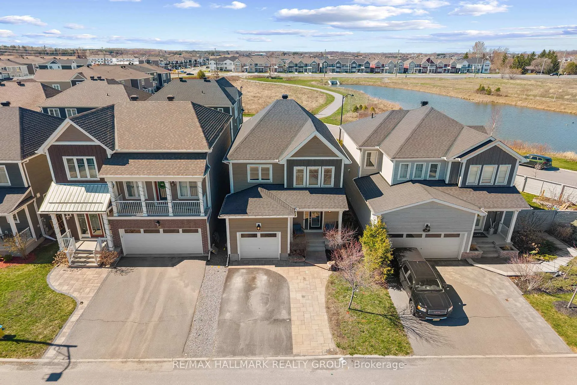 Photo 23 of 96 Cantle Crescent, Ottawa, Goulbourn Twp From Franktown Rd/South To Rideau — HOMEH
