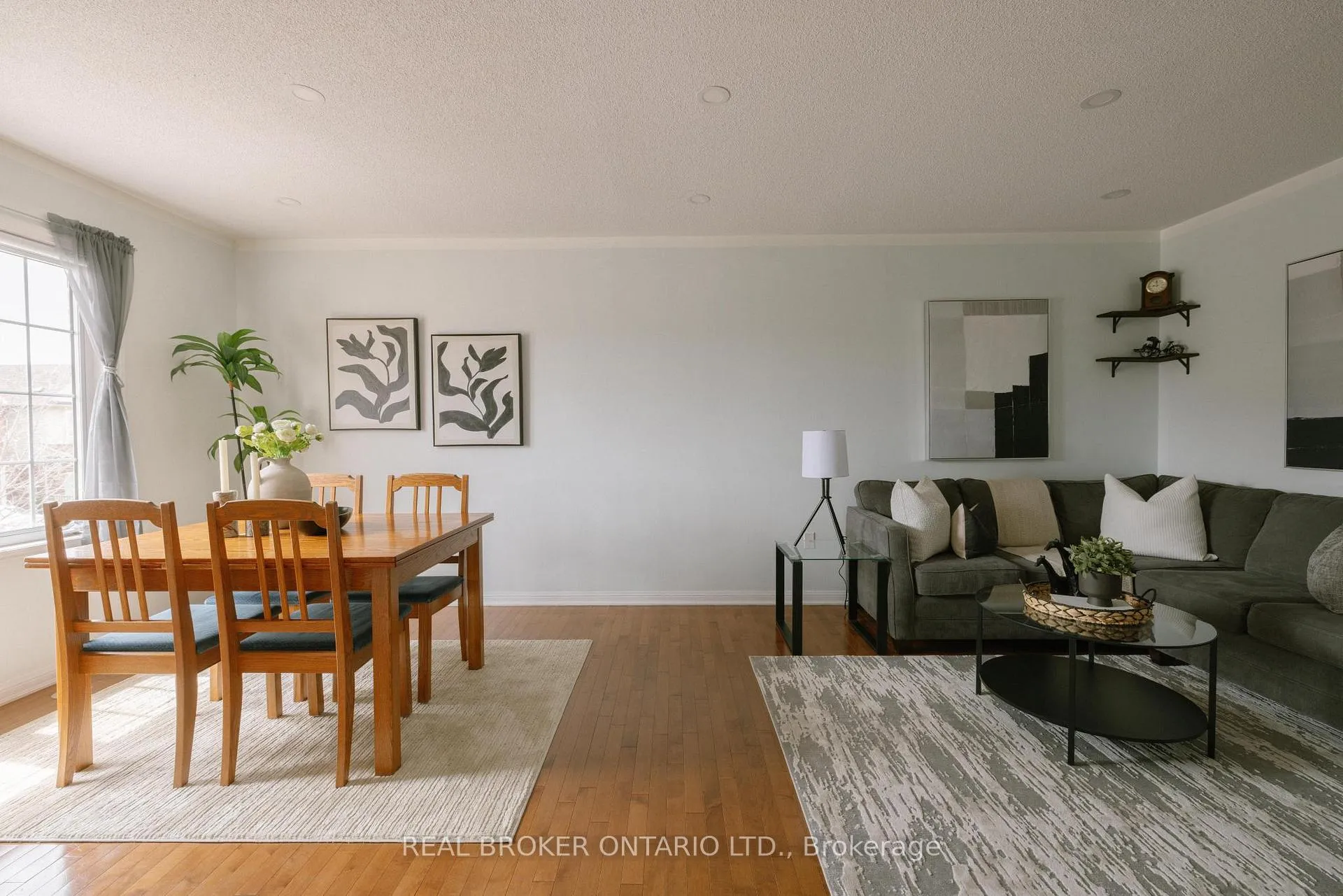Photo 8 of 806 Shortreed Crescent, Milton, Coates — HOMEH