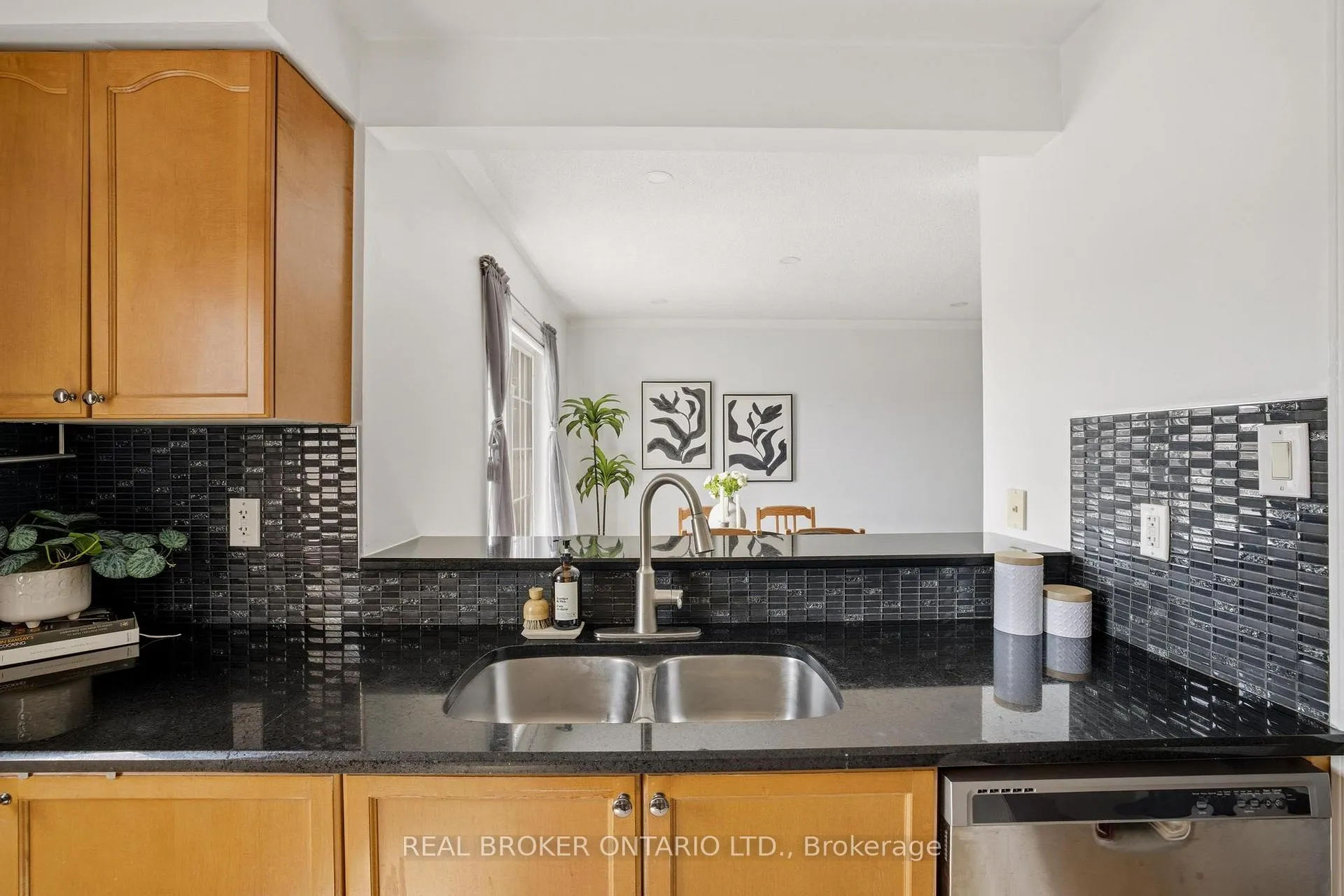 Photo 15 of 806 Shortreed Crescent, Milton, Coates — HOMEH