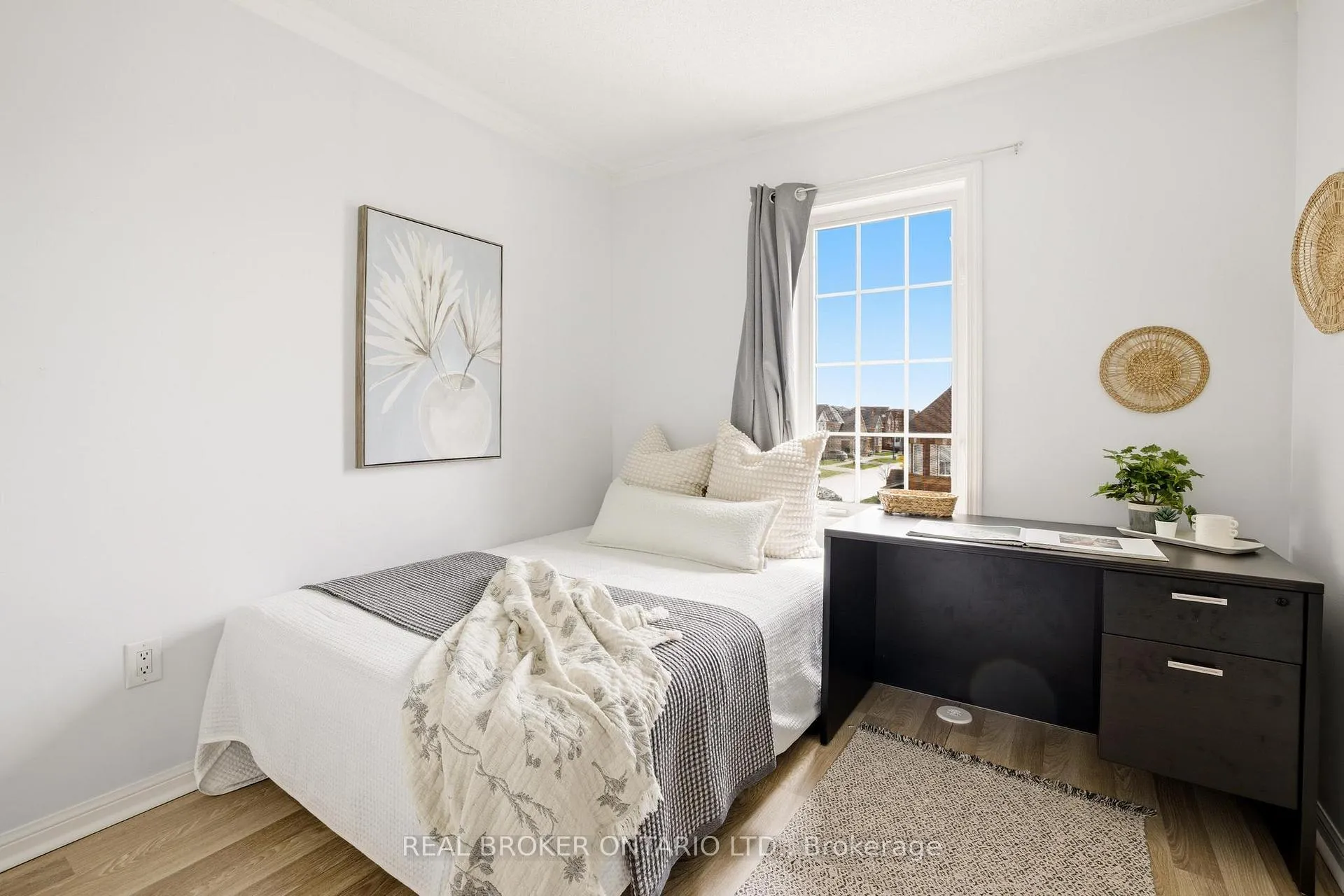 Photo 19 of 806 Shortreed Crescent, Milton, Coates — HOMEH