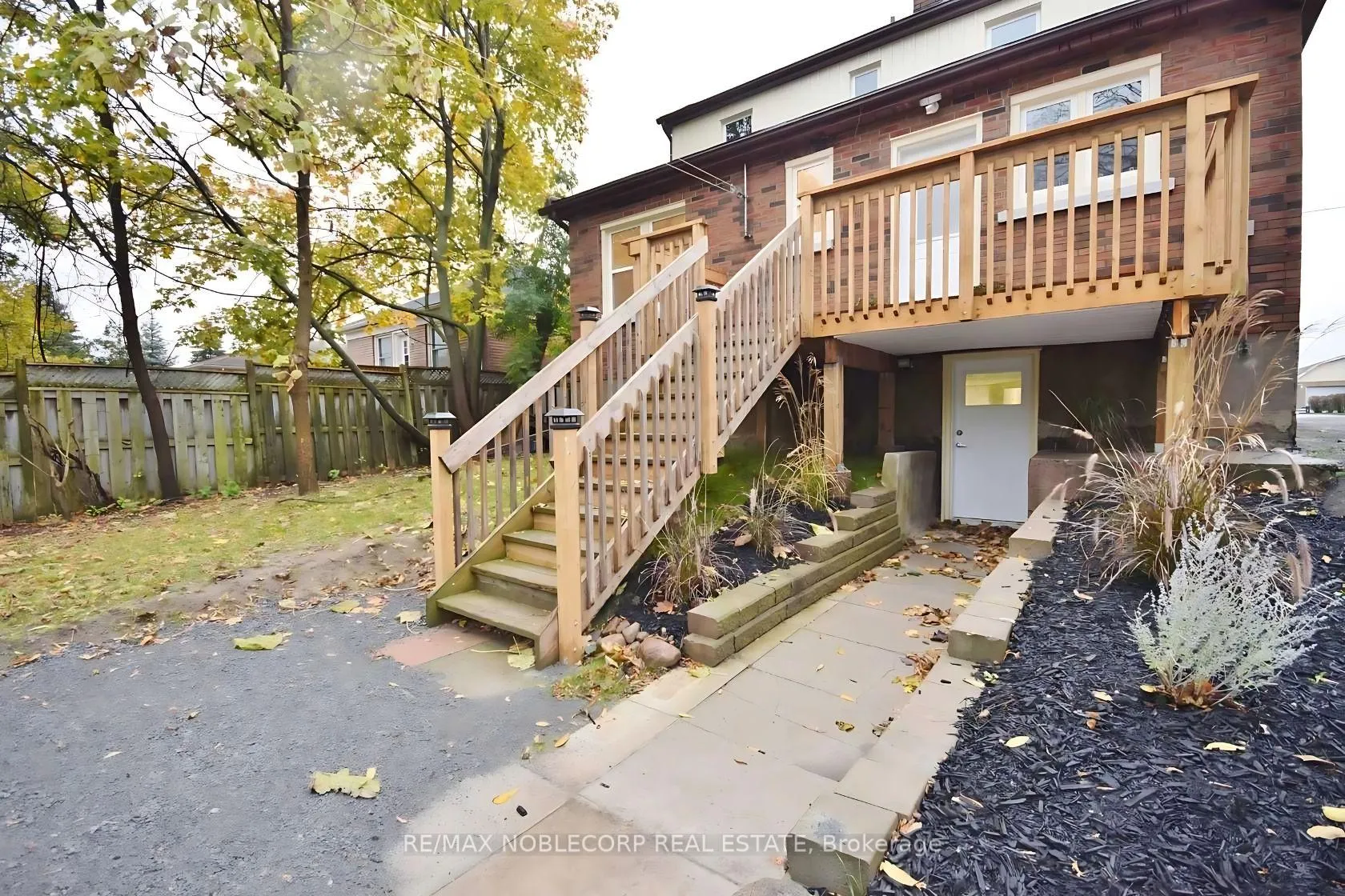 Front of Unit Lower, 77 Eastlawn Street