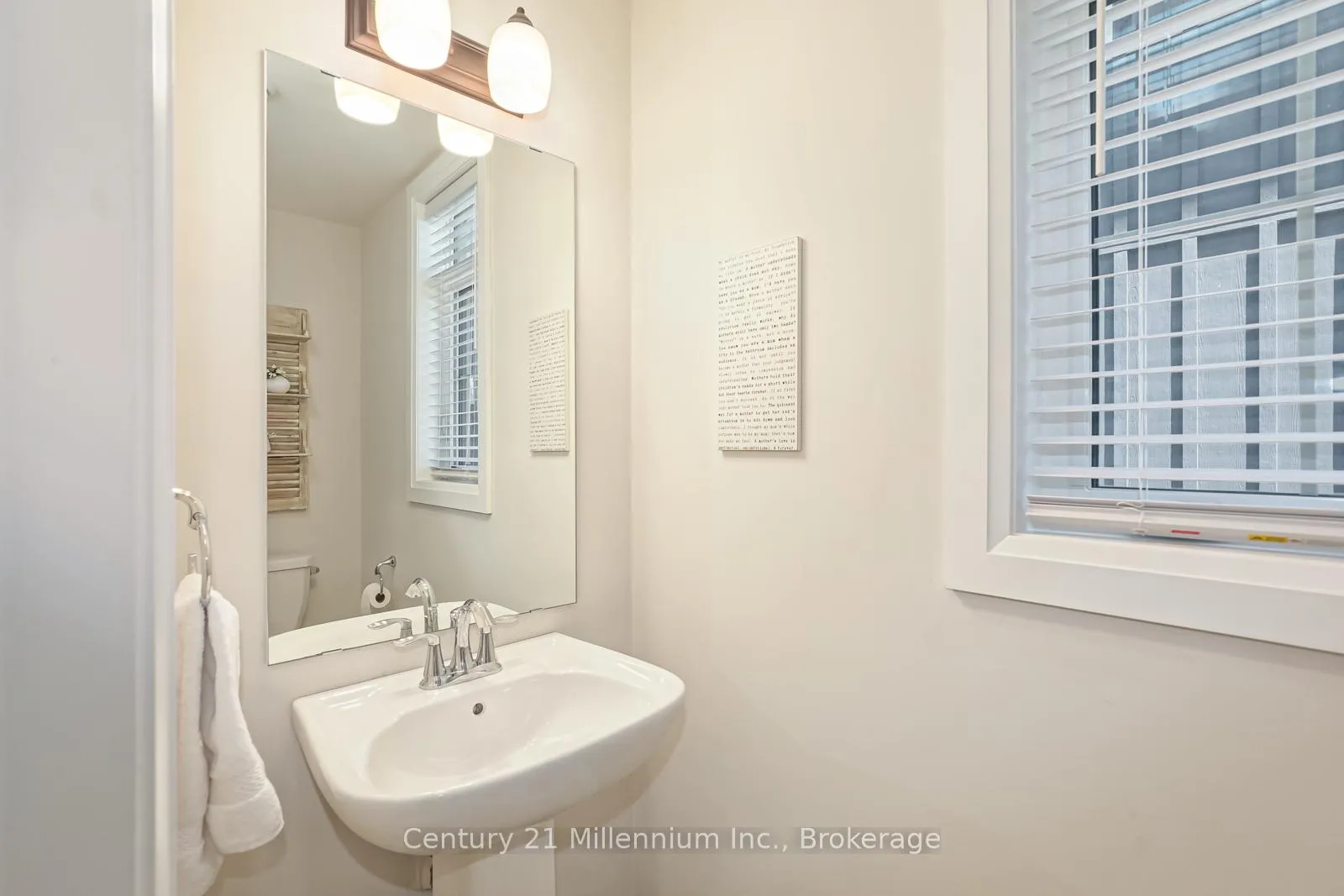 Photo 6 of 168 Yellow Birch Crescent, Blue Mountains — HOMEH
