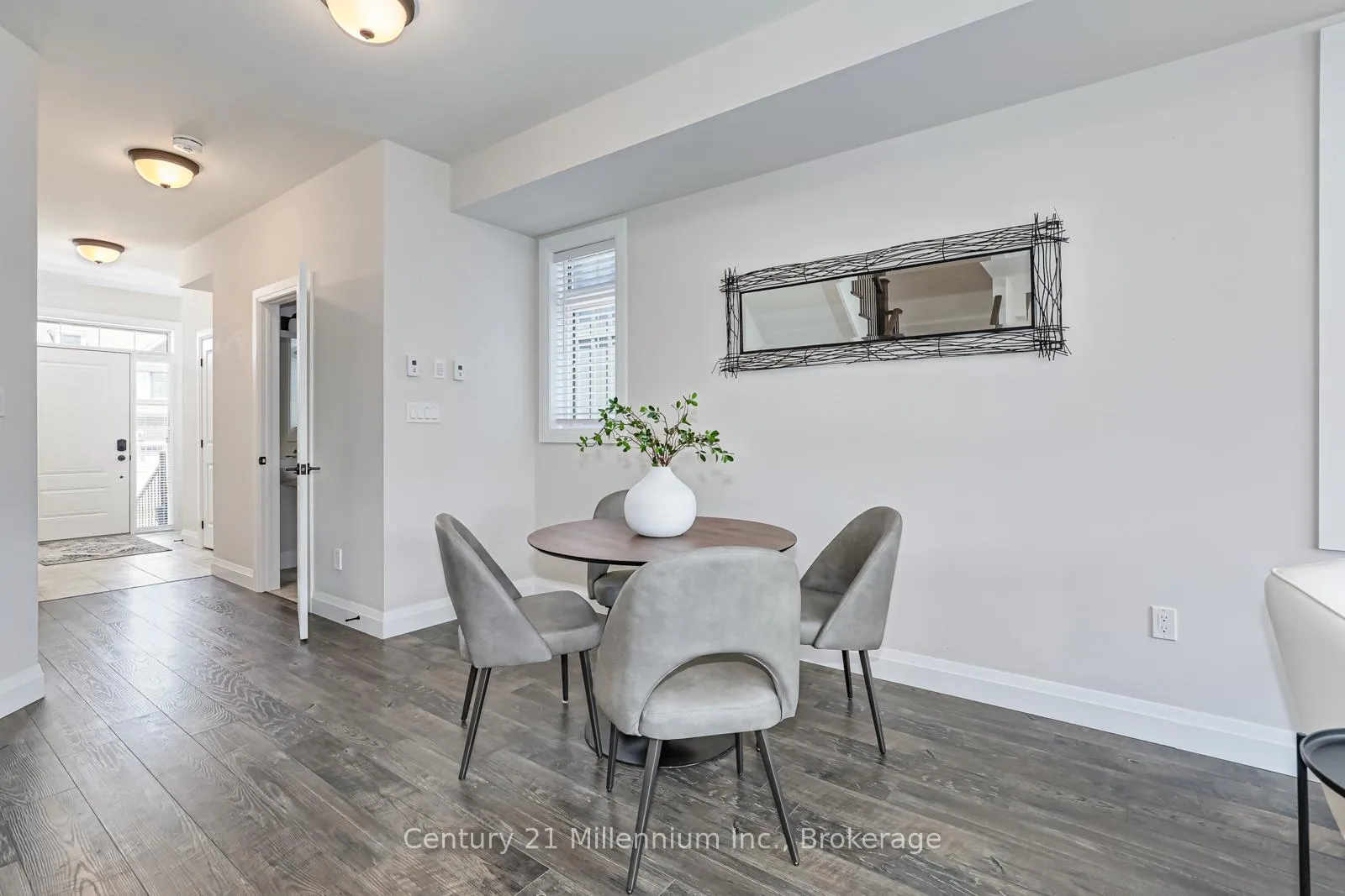 Photo 8 of 168 Yellow Birch Crescent, Blue Mountains — HOMEH