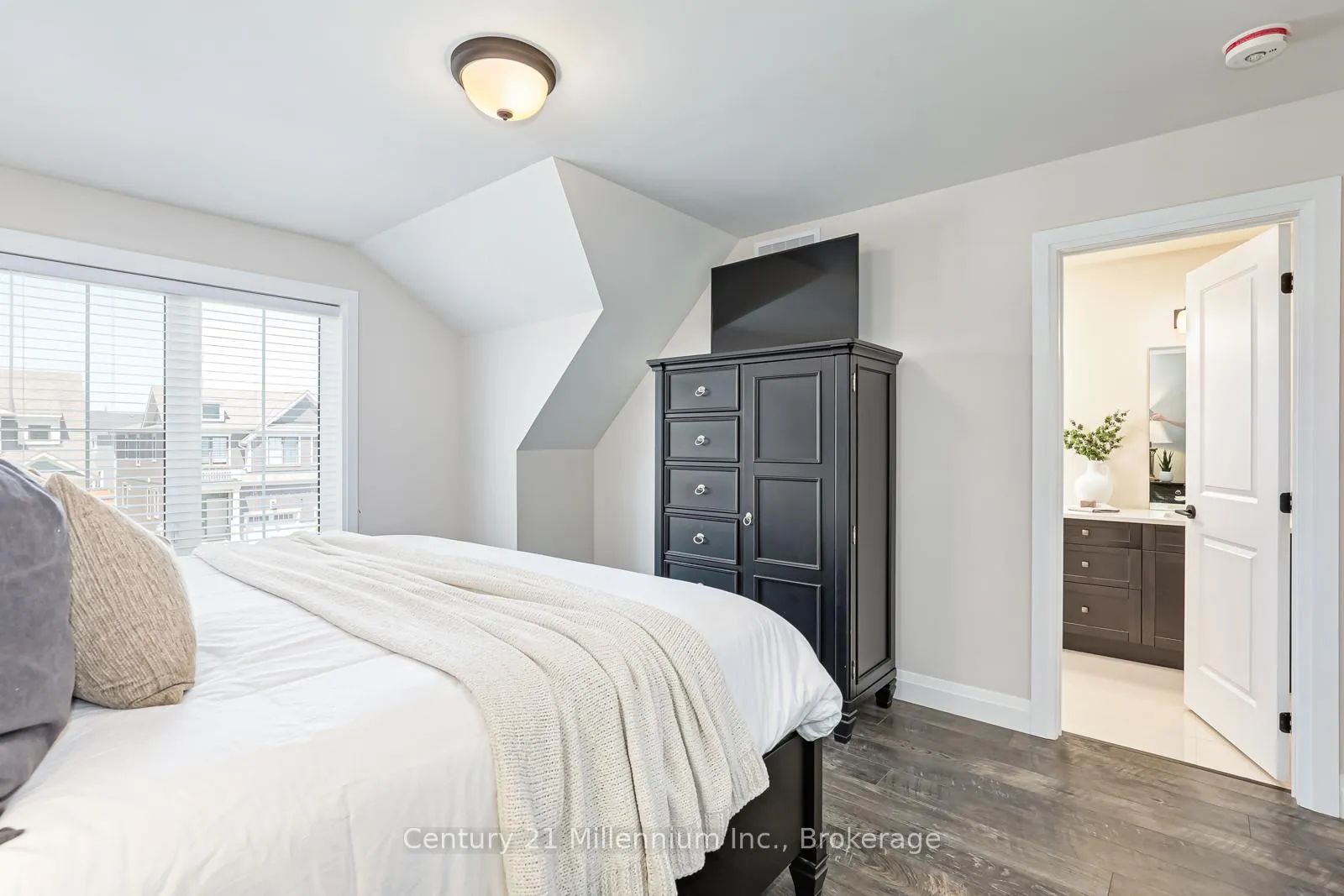 Photo 20 of 168 Yellow Birch Crescent, Blue Mountains — HOMEH