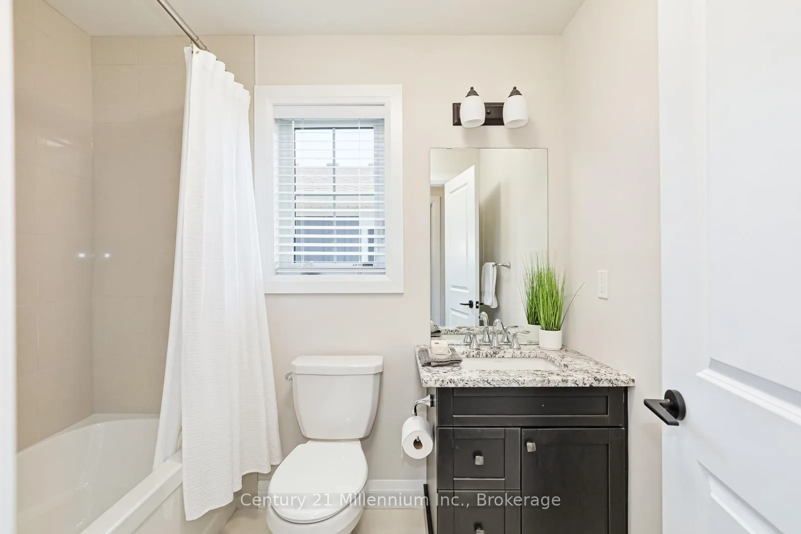 Photo 29 of 168 Yellow Birch Crescent, Blue Mountains — HOMEH